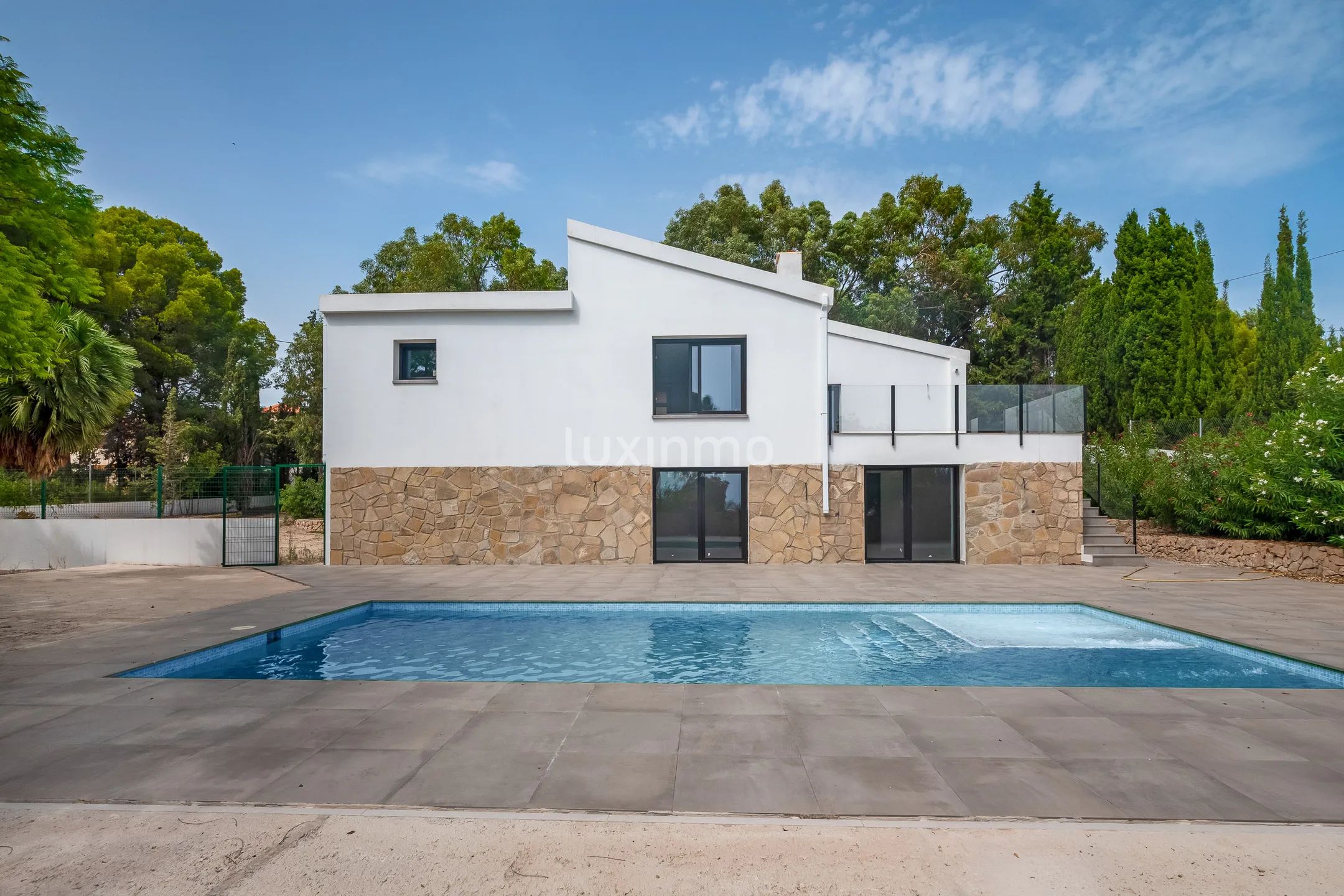 Moderna casa nueva con piscina privada y vistas a Benidorm — photo 1