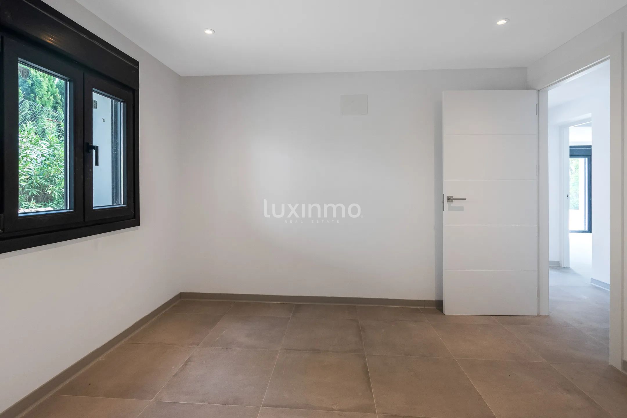 Modernes neues Haus mit privatem Pool und Blick über Benidorm — photo 16