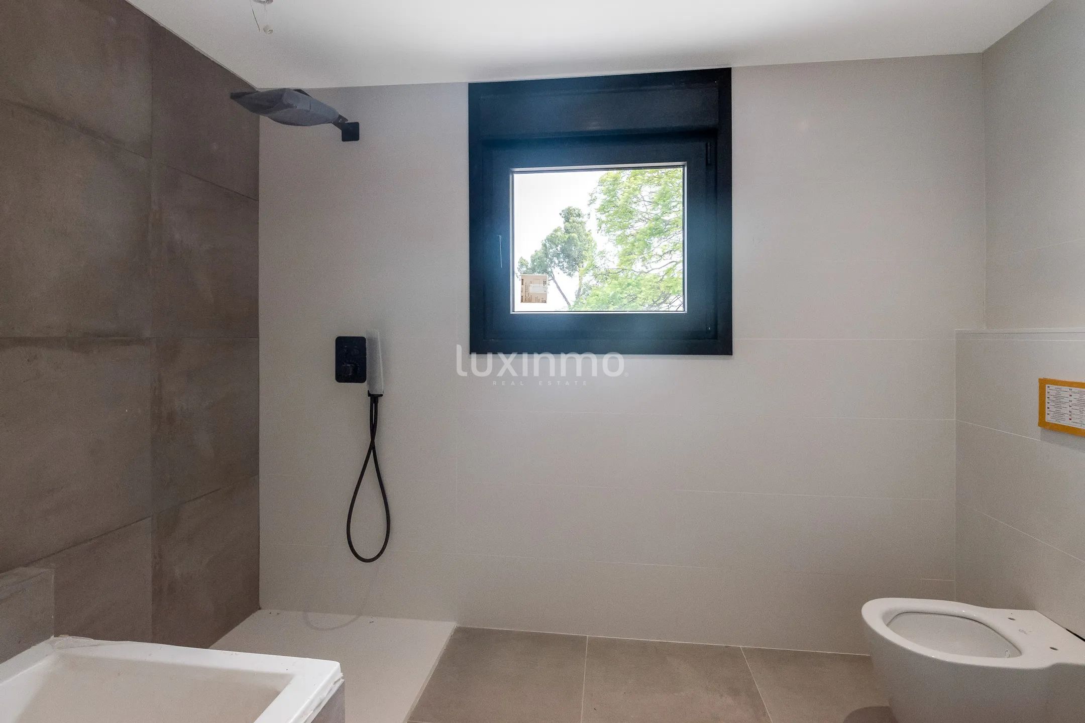 Moderna casa nueva con piscina privada y vistas a Benidorm — photo 15