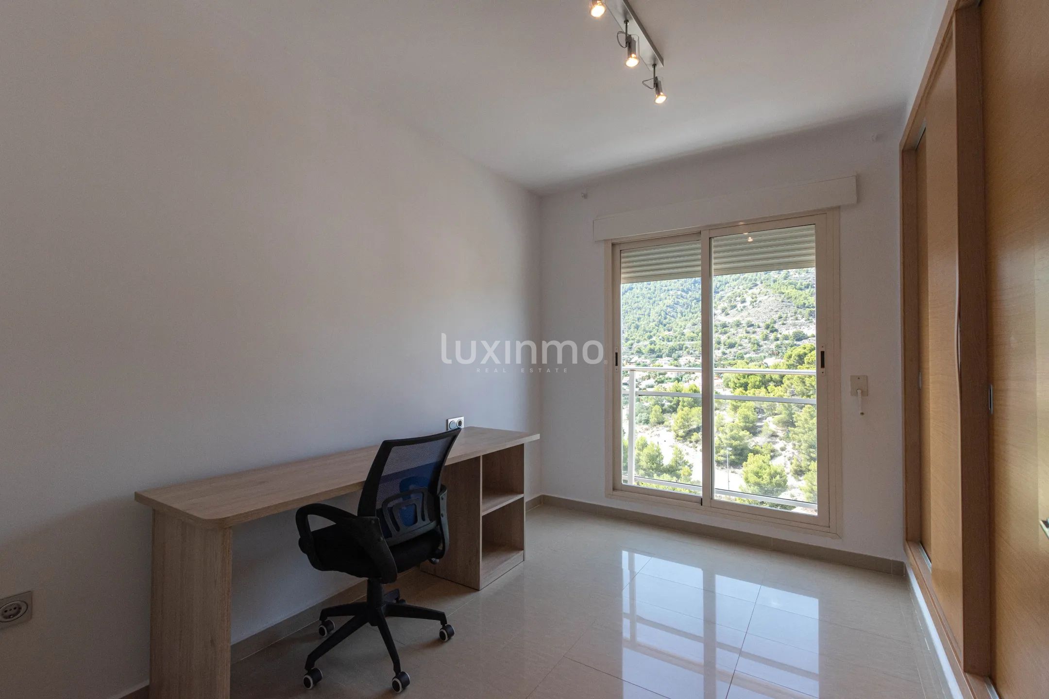 Penthouse with sea views for long term rent in Calpe — photo 14