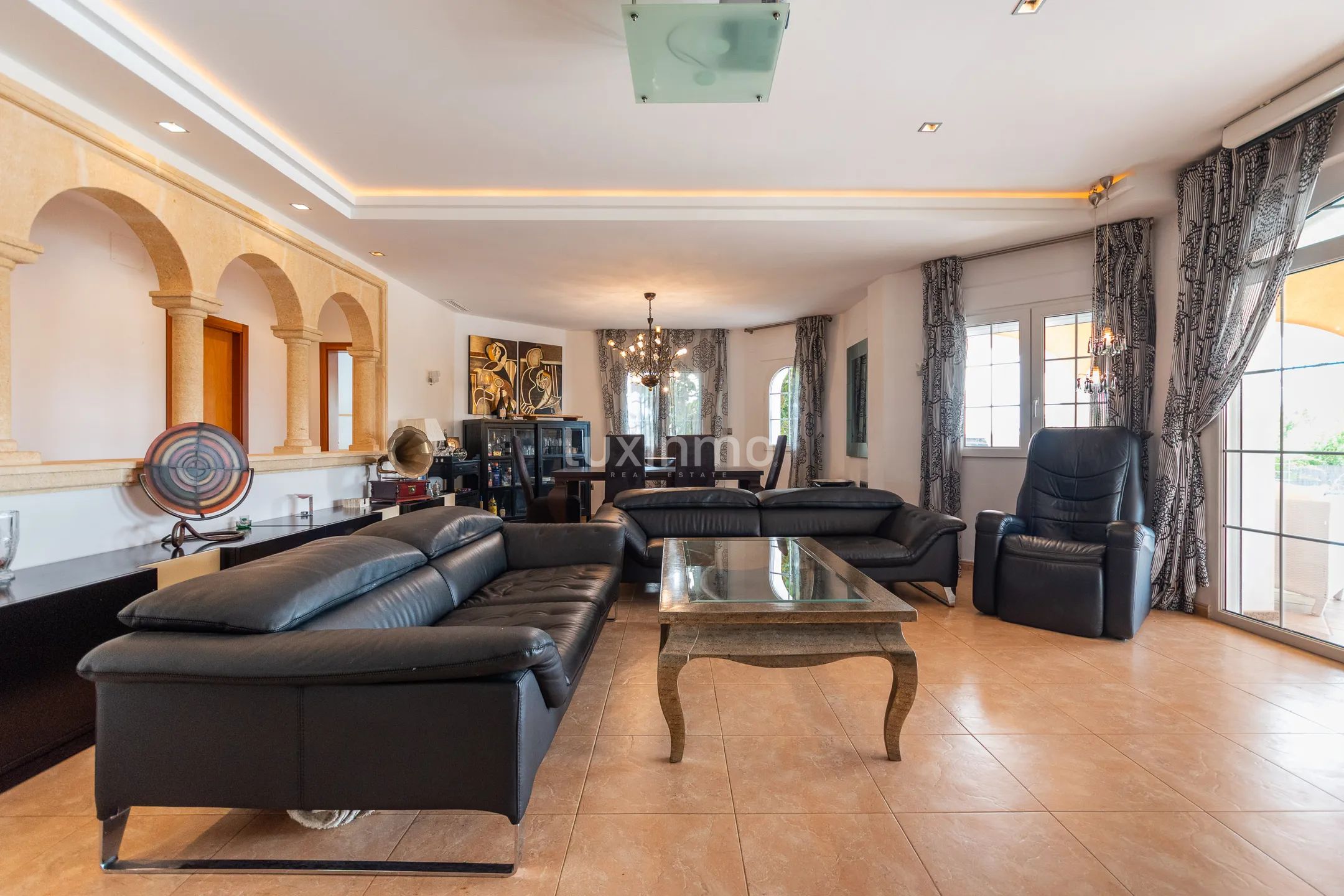 Luxury villa with private pool in Montgó, Jávea — photo 5