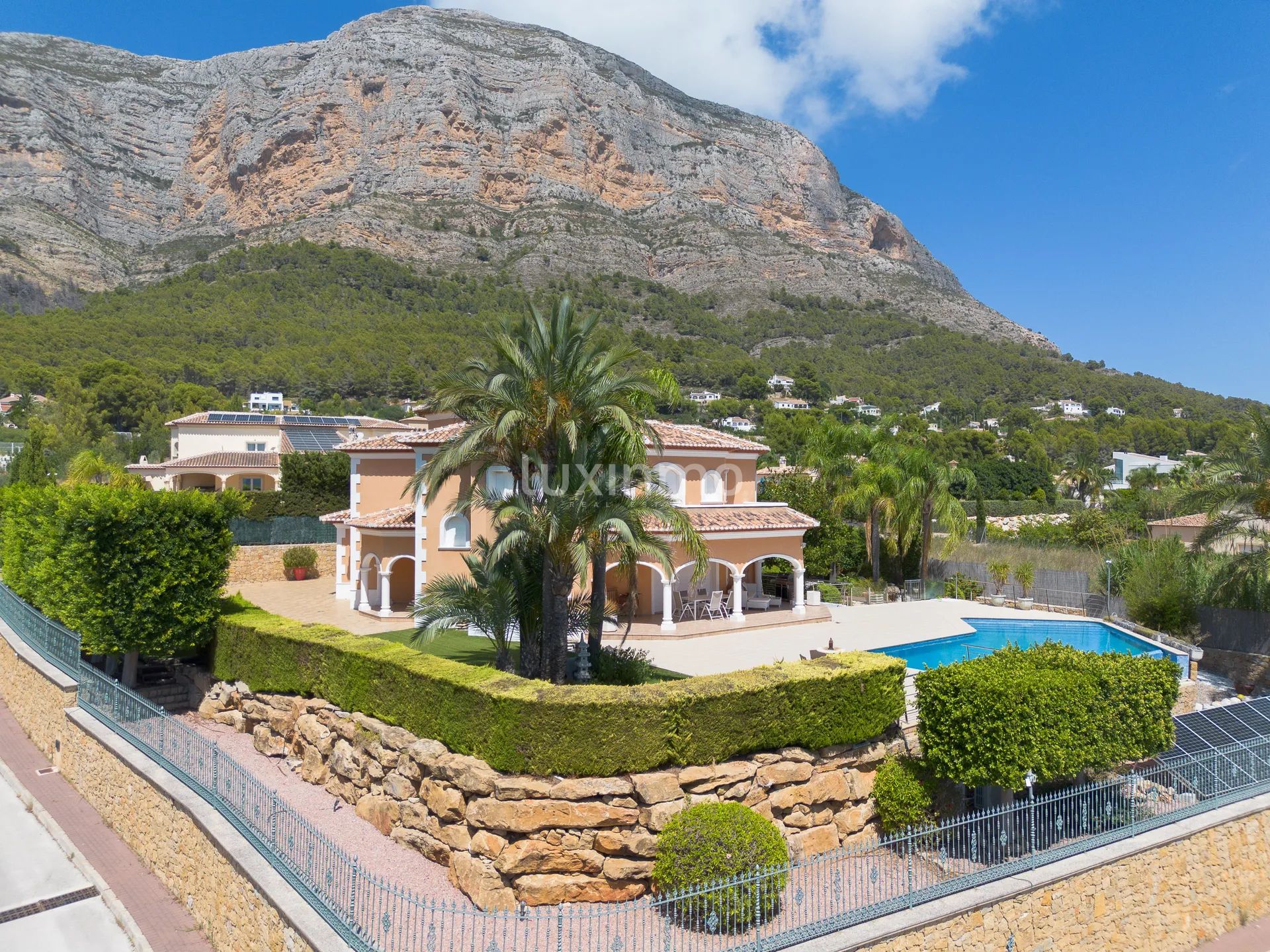 Luxury villa with private pool in Montgó, Jávea — photo 28