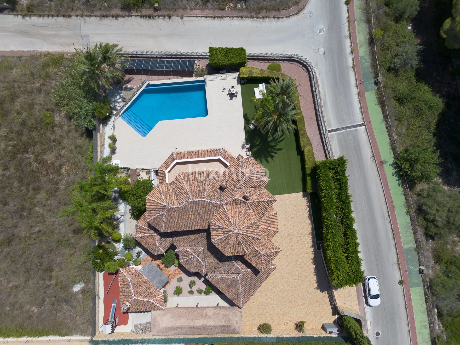 Luxury villa with private pool in Montgó, Jávea — photo 27