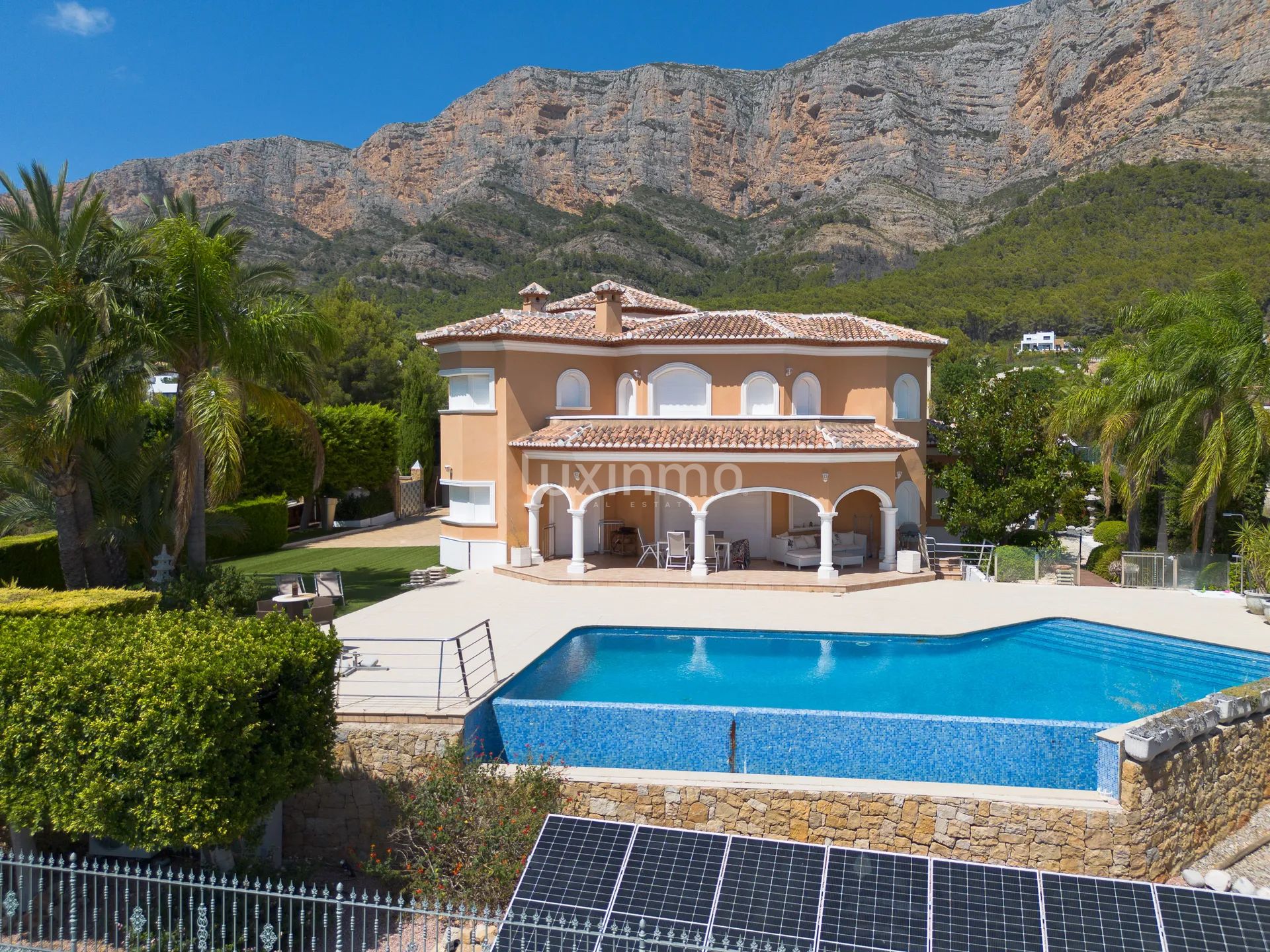 Luxury villa with private pool in Montgó, Jávea — photo 29