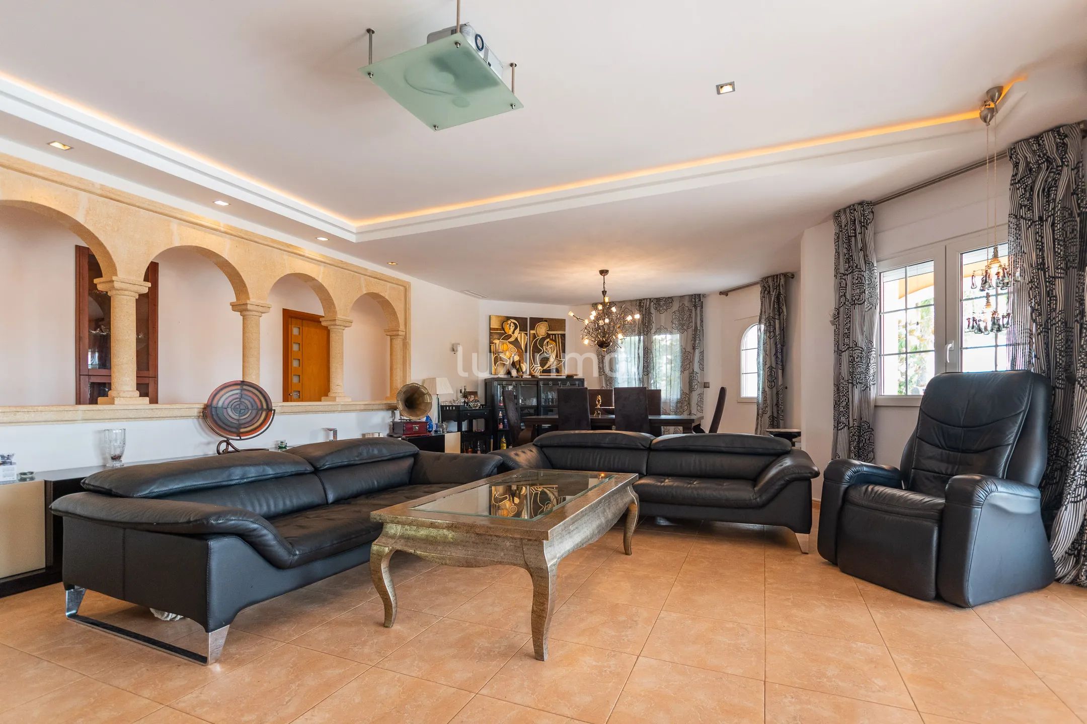 Luxury villa with private pool in Montgó, Jávea — photo 4