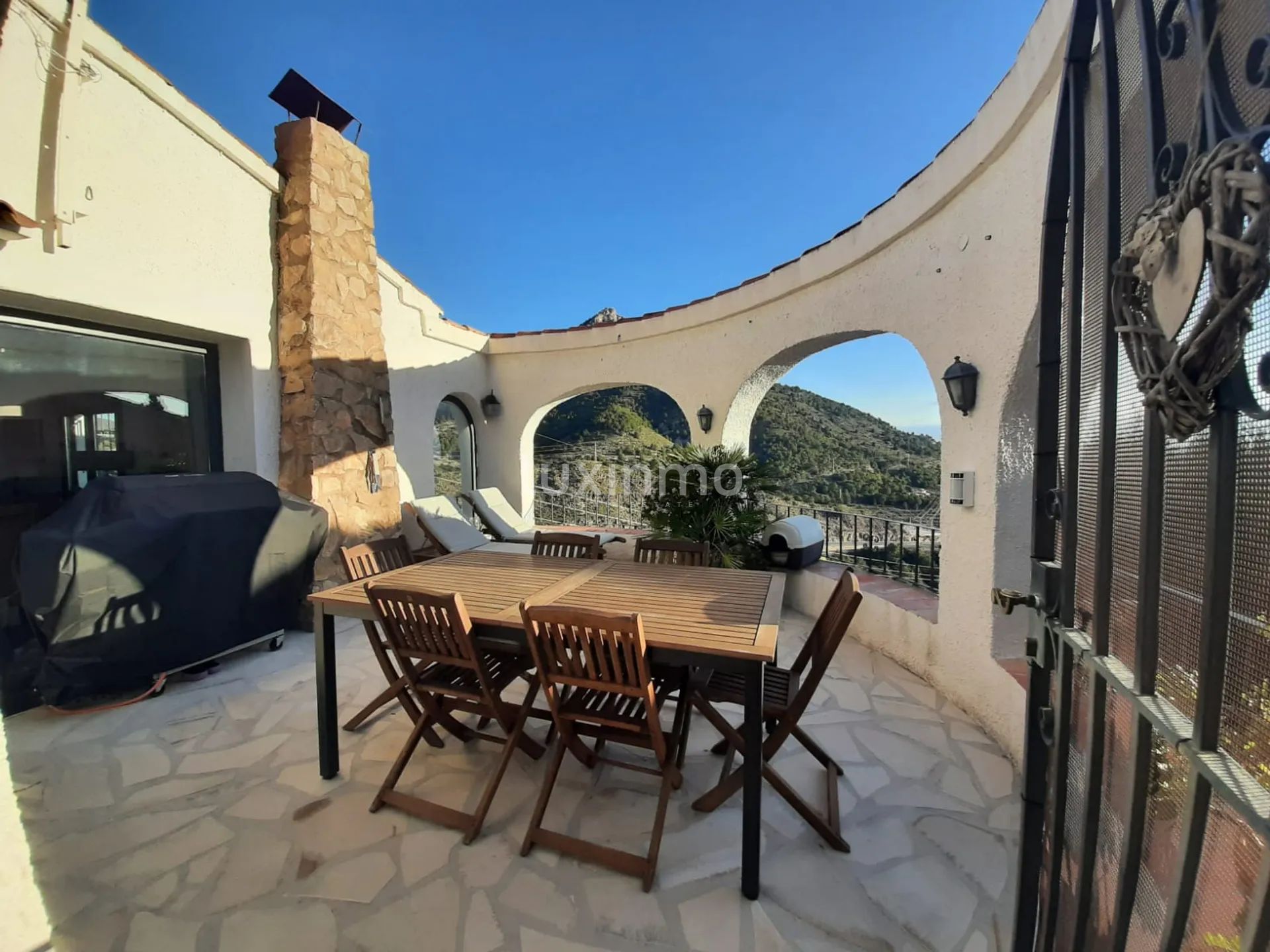 Renovierte Villa mit Panoramablick auf das Meer und die Berge — photo 27