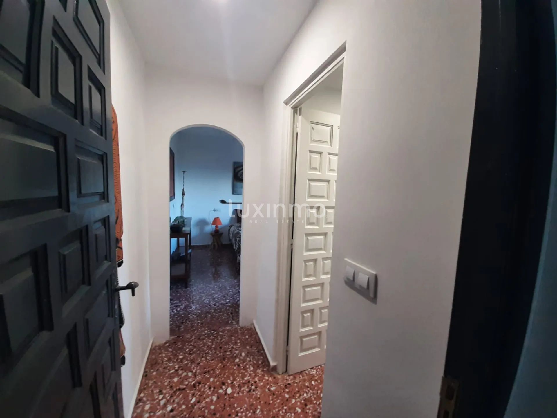 Renovierte Villa mit Panoramablick auf das Meer und die Berge — photo 24