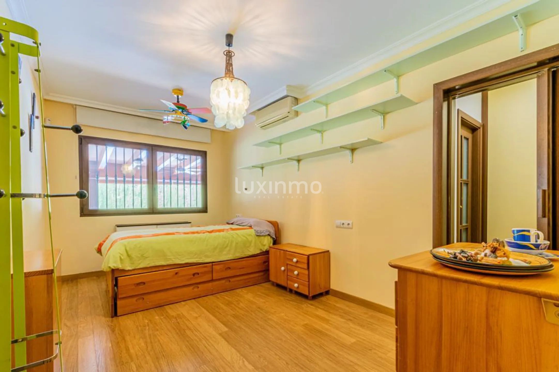 Красивая вилла с бассейном в Албире — photo 21