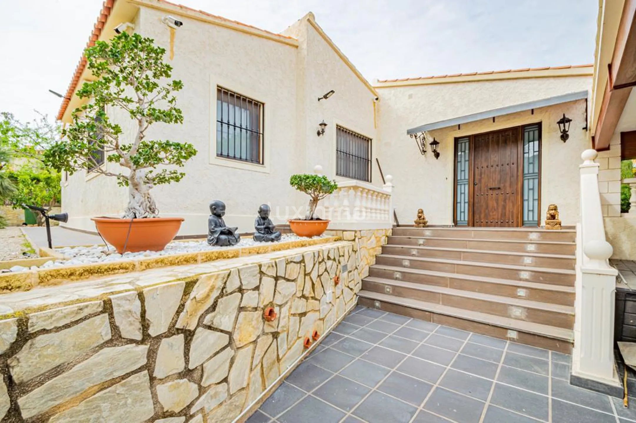 Красивая вилла с бассейном в Албире — photo 28
