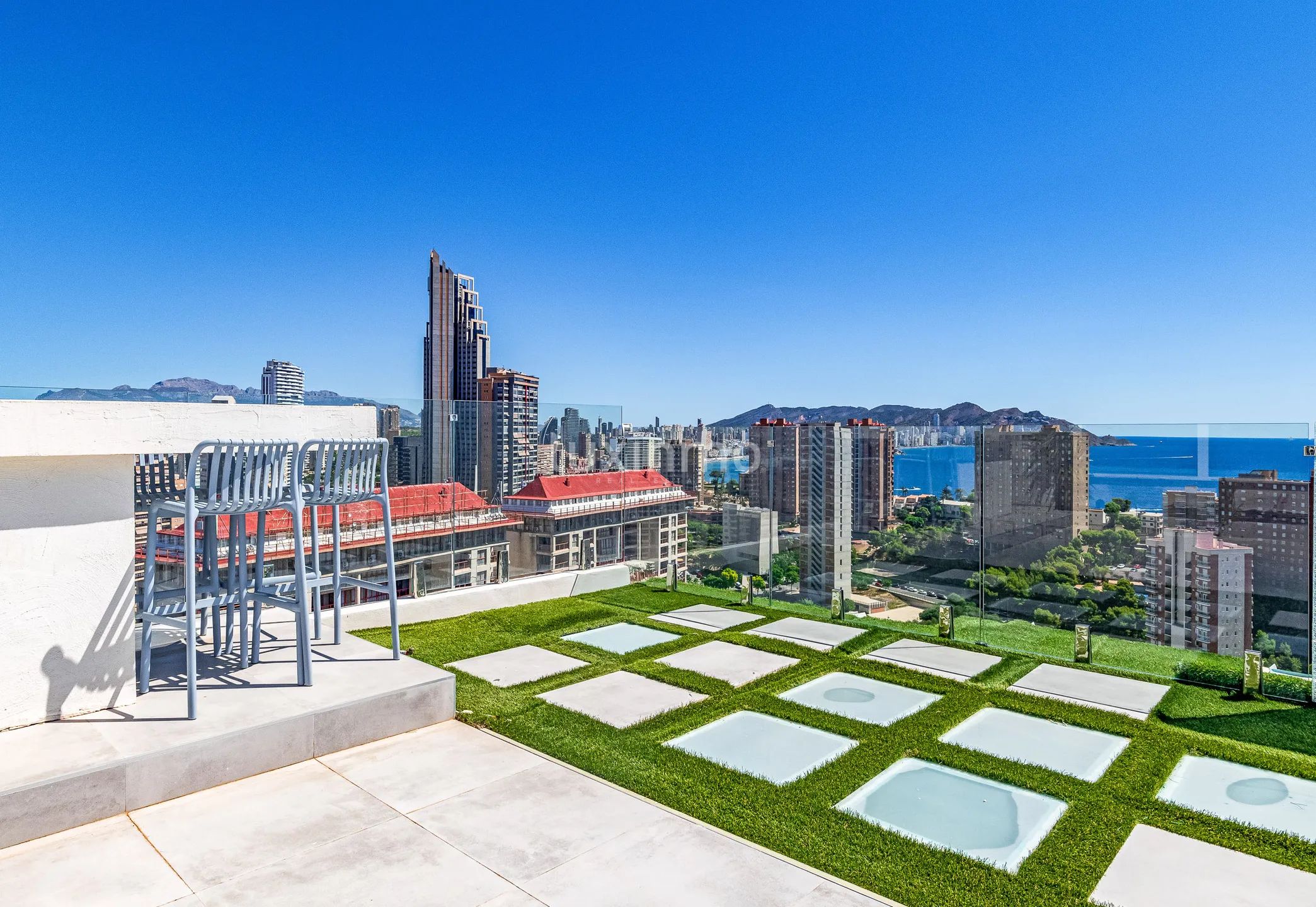 For sale penthouse in Cala de Finestrat with sea views