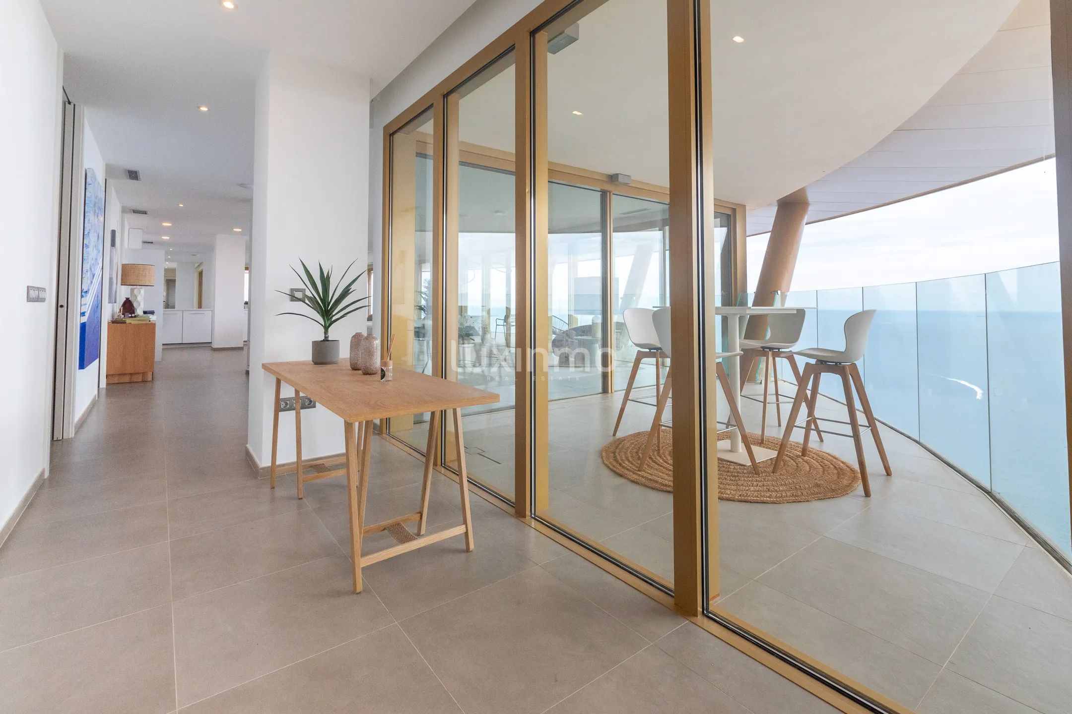 8 Bed Apartment in West Beach — photo 5