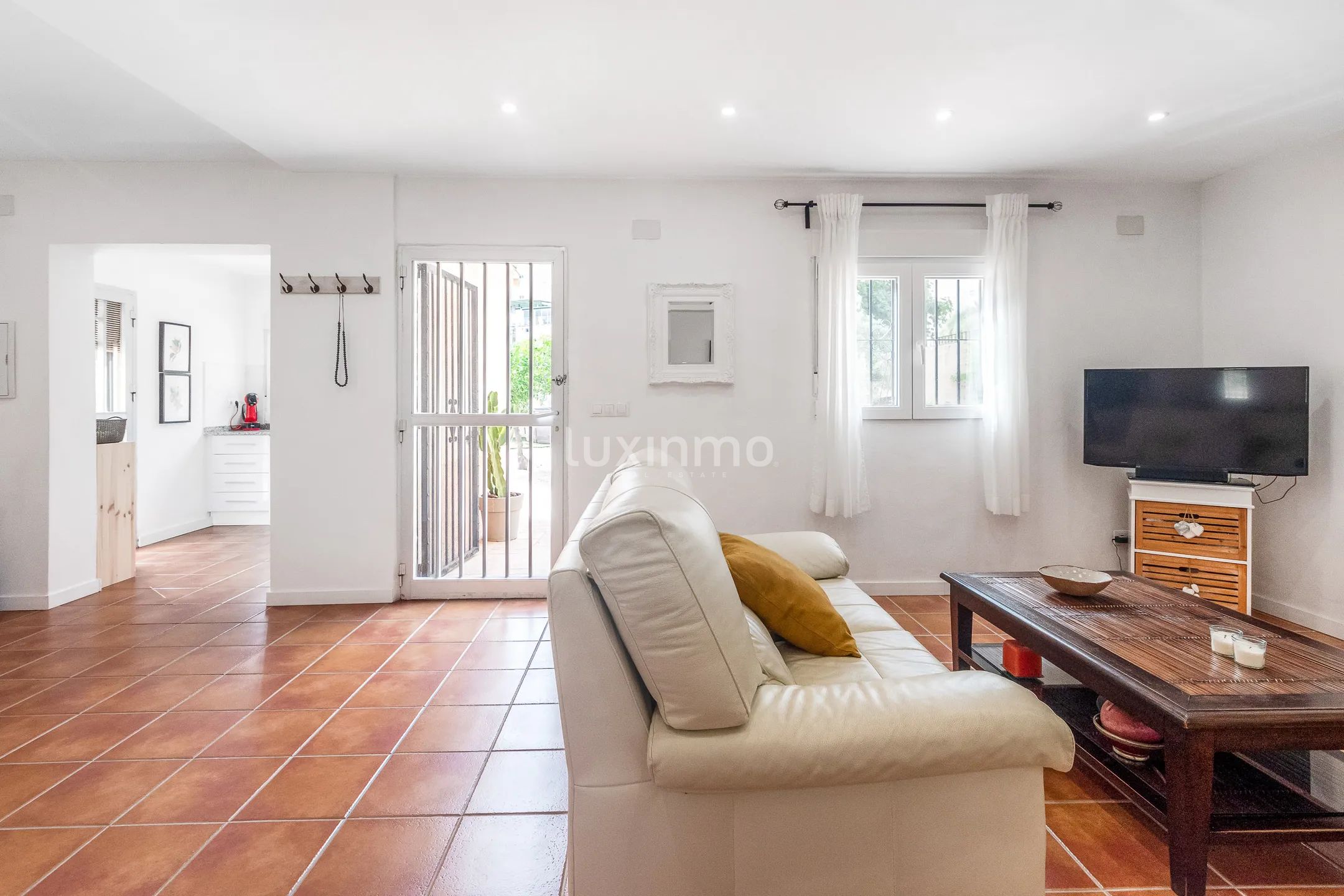 Se vende encantadora casa con vistas a la montaña en Polop — photo 4