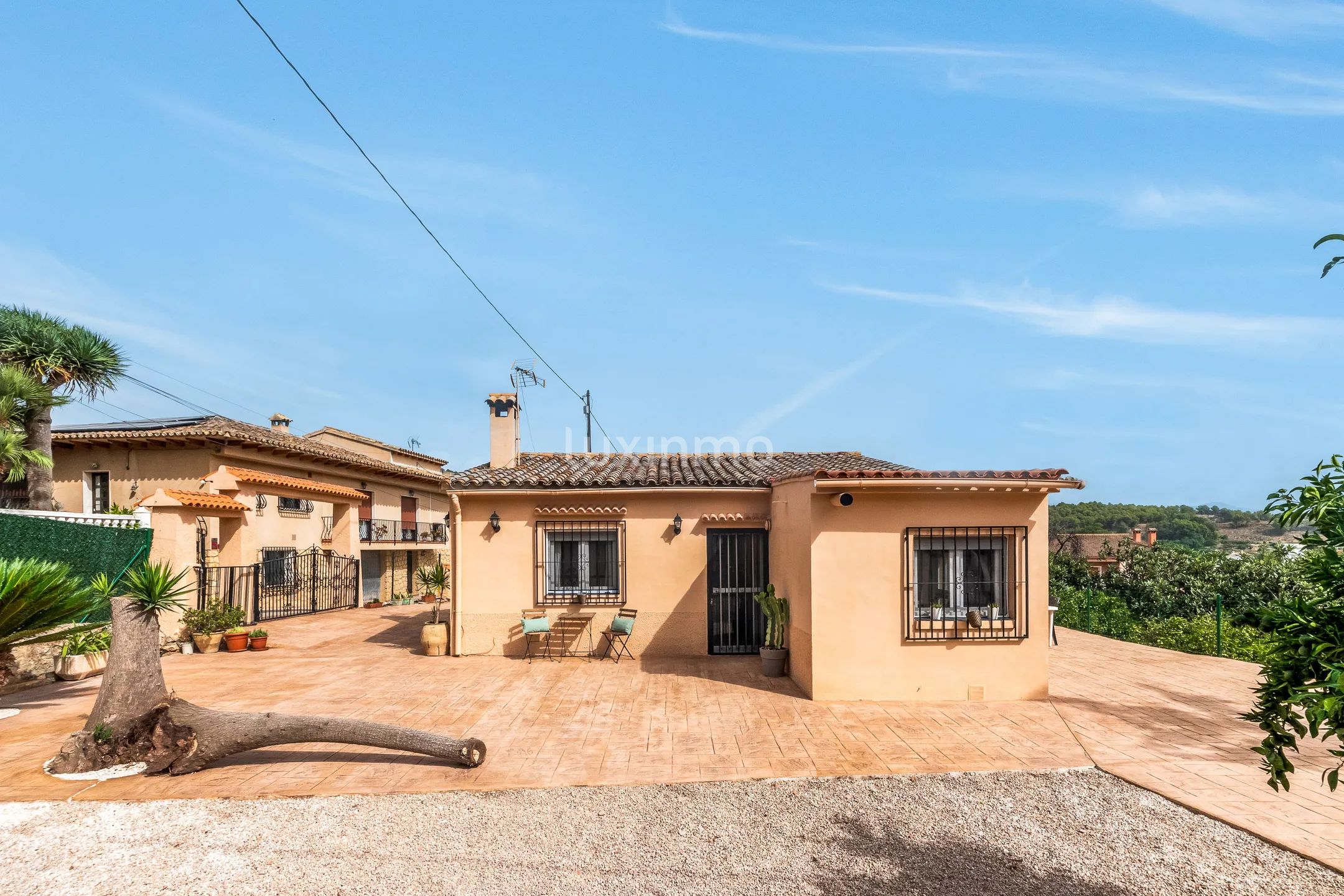 Se vende encantadora casa con vistas a la montaña en Polop — photo 2
