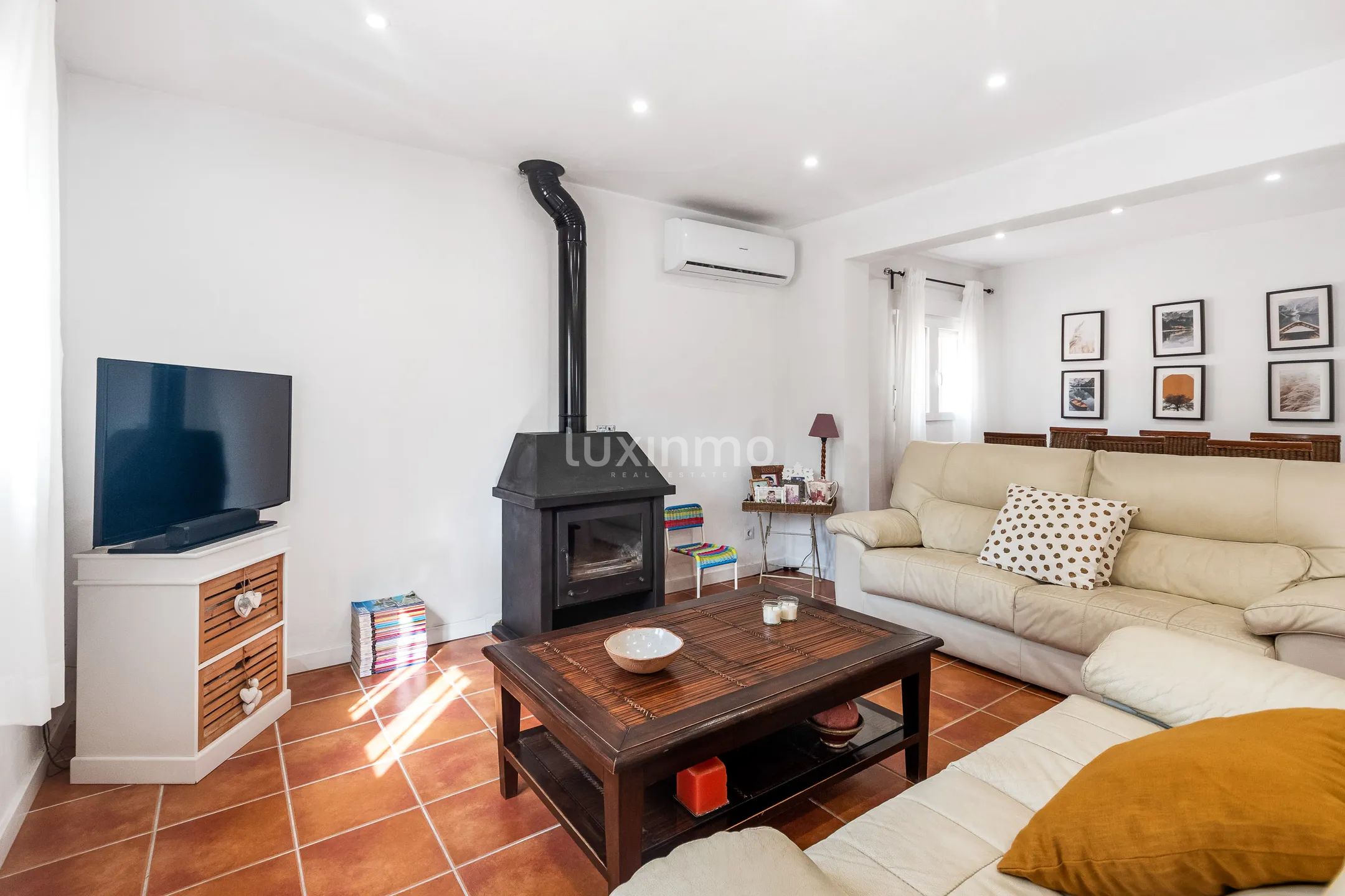 Se vende encantadora casa con vistas a la montaña en Polop — photo 3