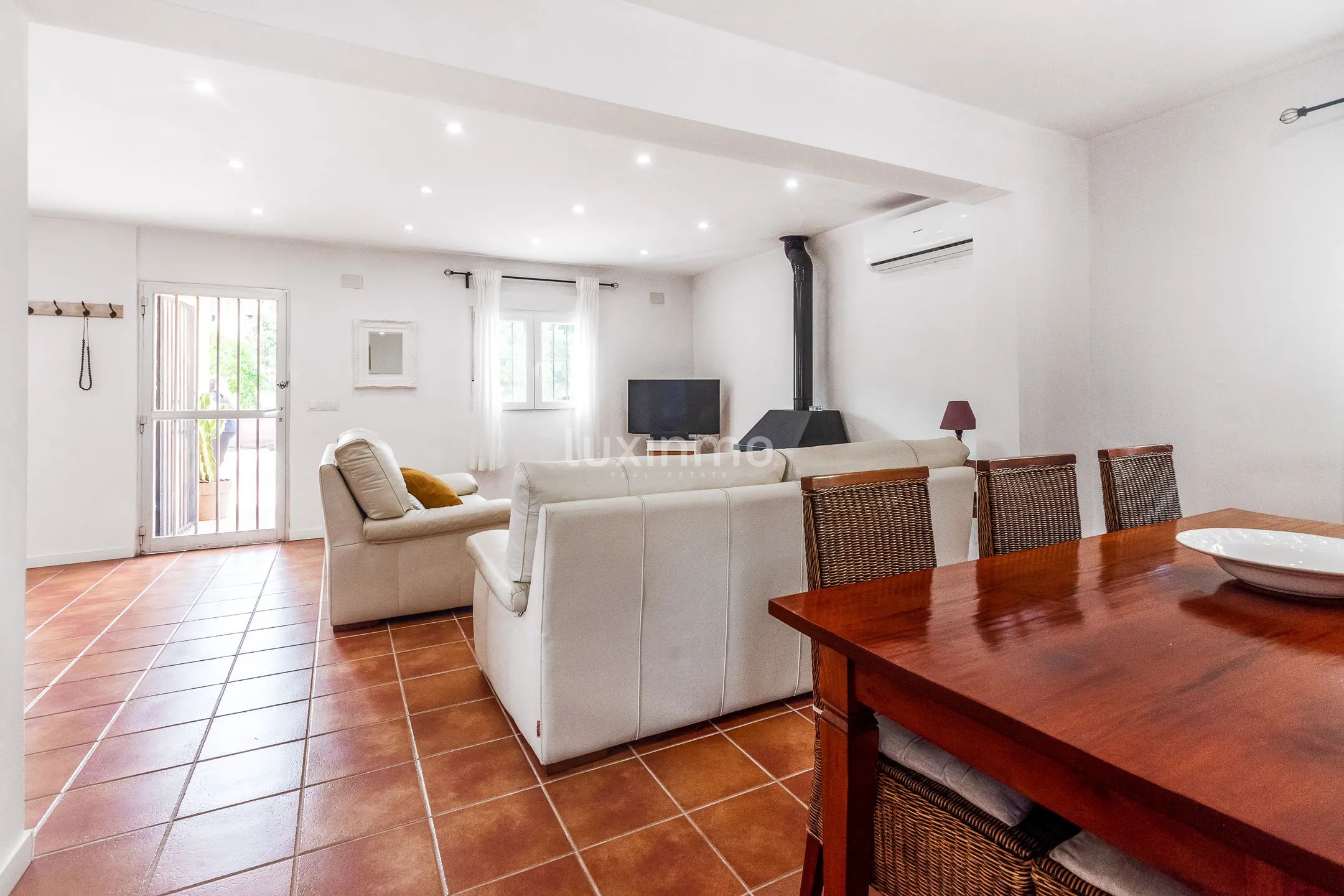 Se vende encantadora casa con vistas a la montaña en Polop — photo 5