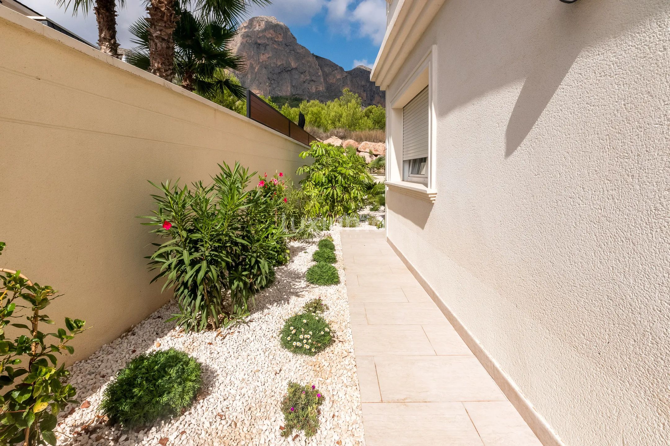 Дом с частным бассейном и захватывающим видом в Полопе — photo 22