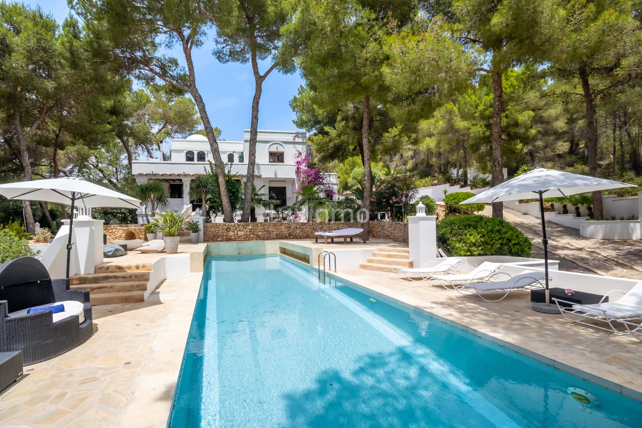 Villa til salgs med mye privatliv i Sa Carroca — photo 1