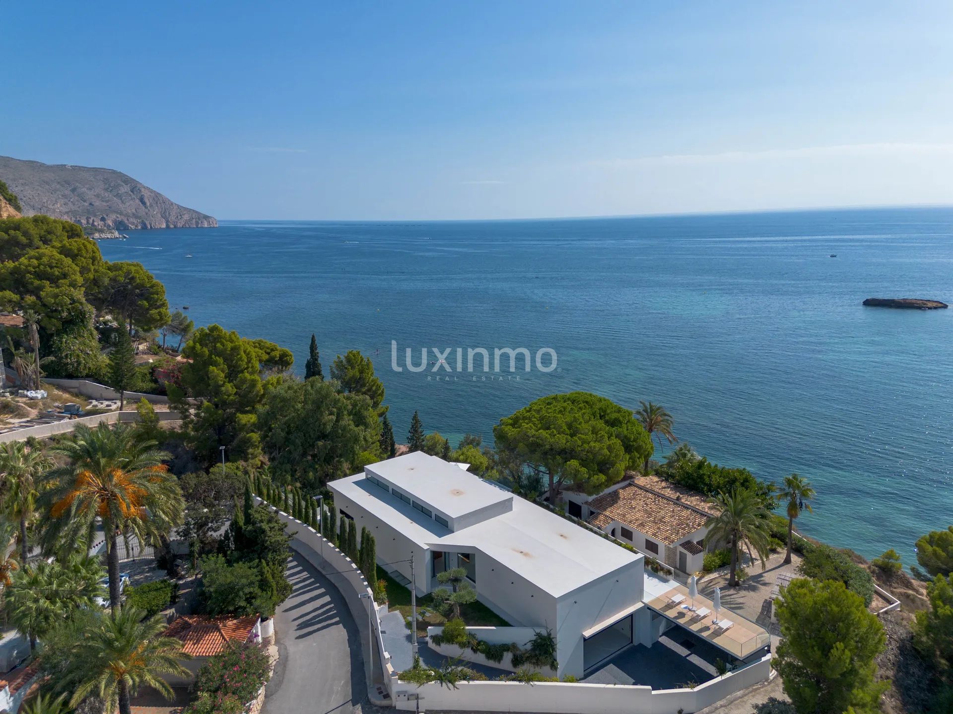 Luxurious modern villa with sea views in Altea — photo 2