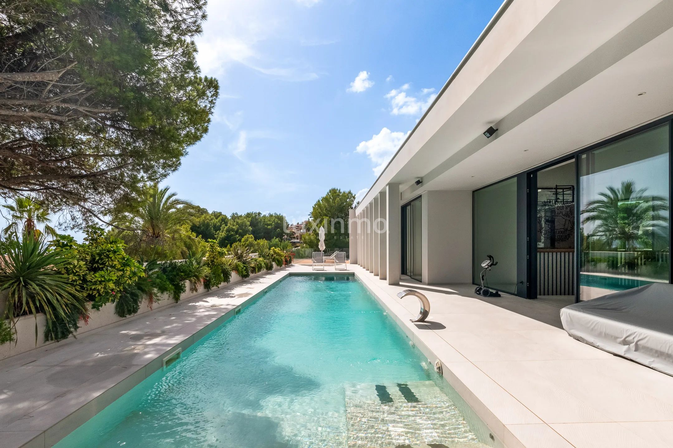 Luxurious modern villa with sea views in Altea — photo 45