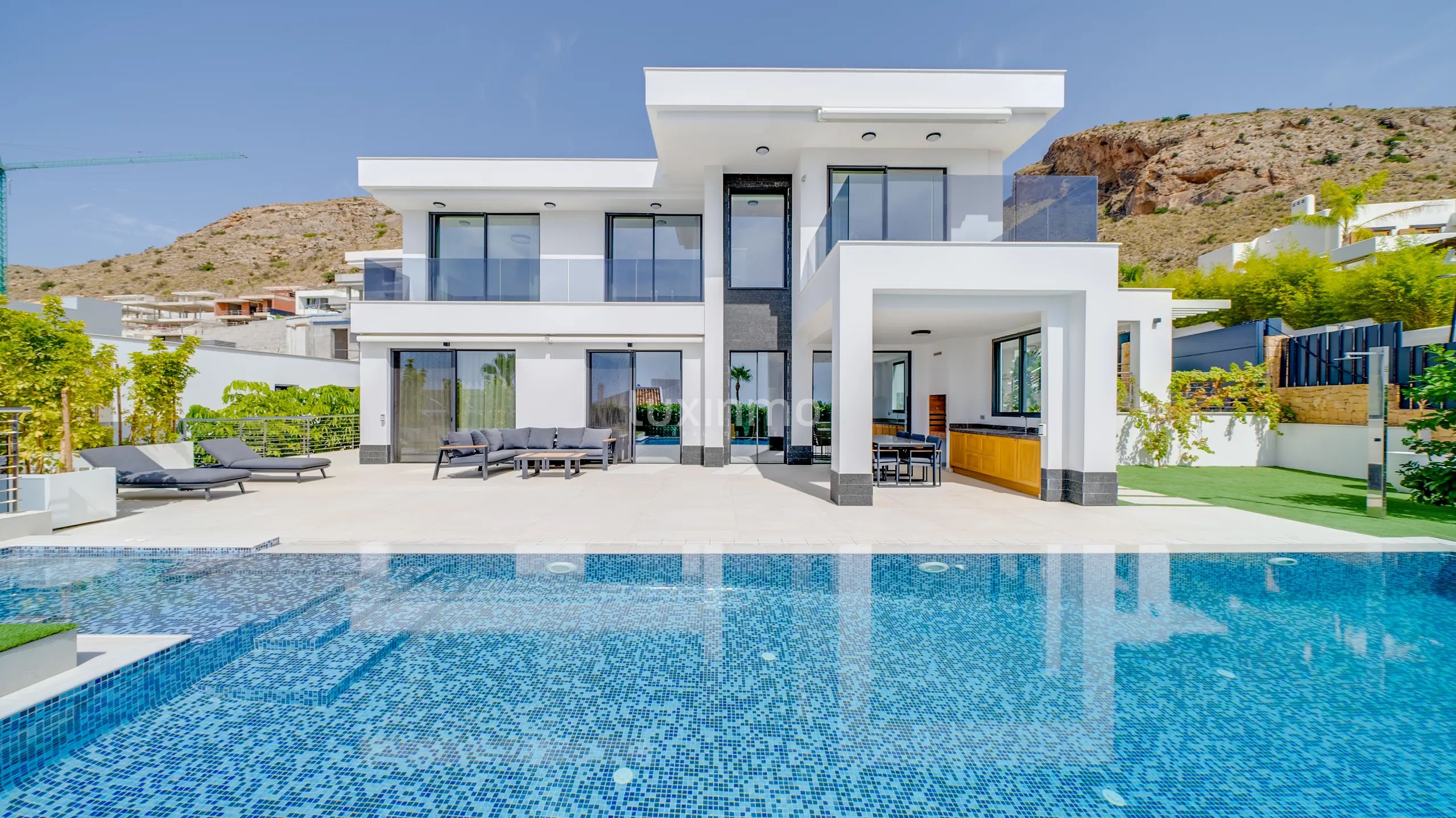 Preciosa villa con vistas al mar en venta en Finestrat — photo 1