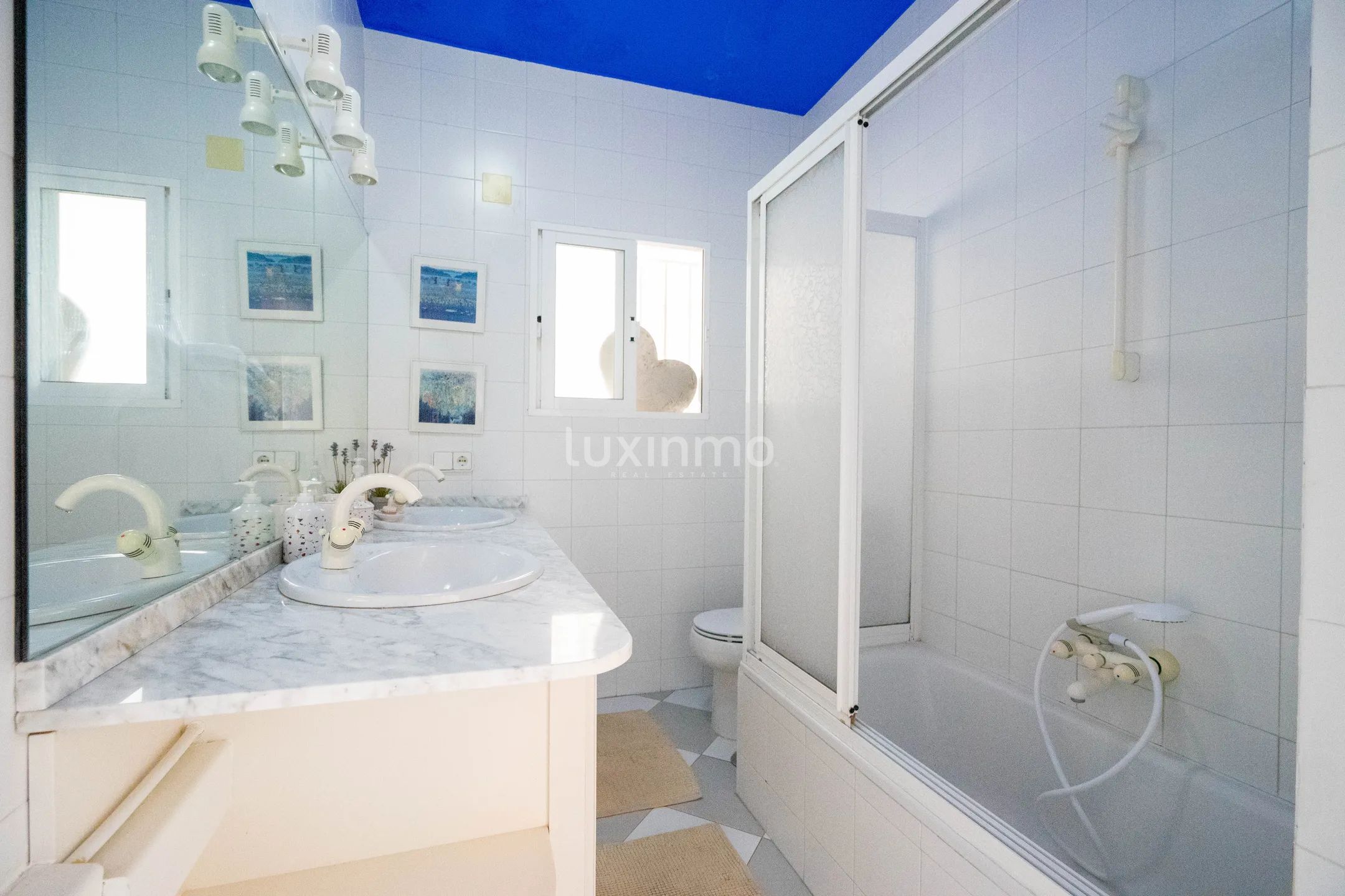 Villa for sale with sea and mountain views in Calpe — photo 24