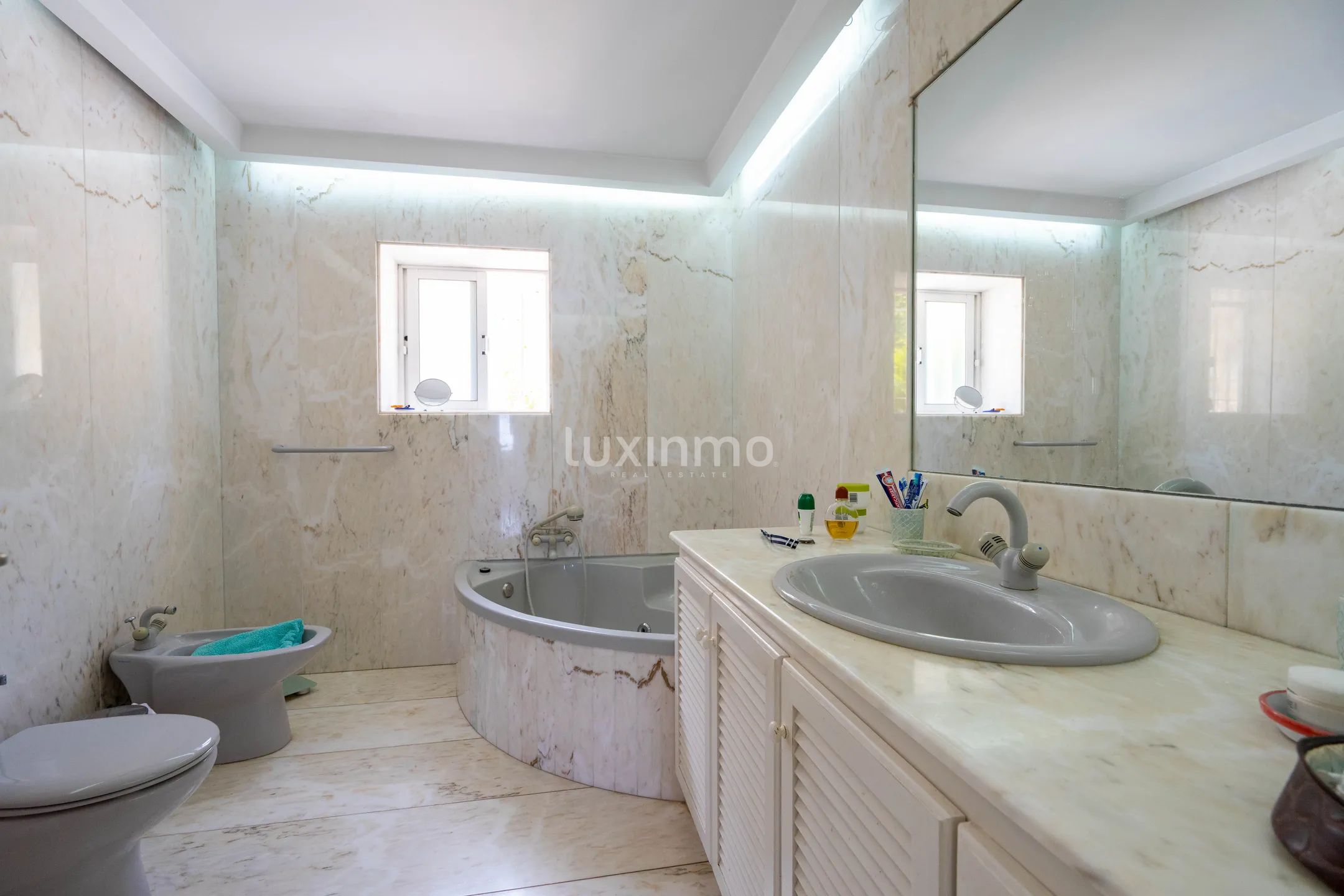 Villa for sale with sea and mountain views in Calpe — photo 14