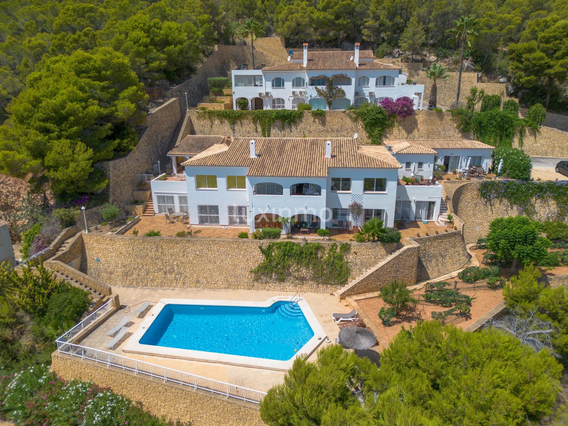 Villa for sale with sea and mountain views in Calpe — photo 2