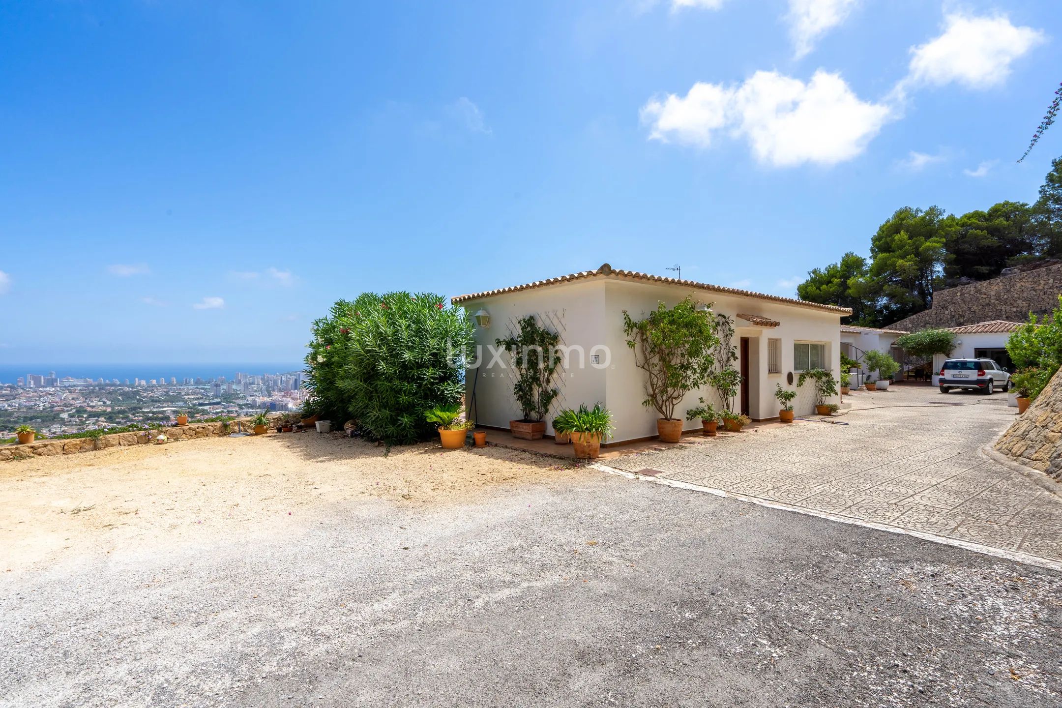 Villa for sale with sea and mountain views in Calpe — photo 29
