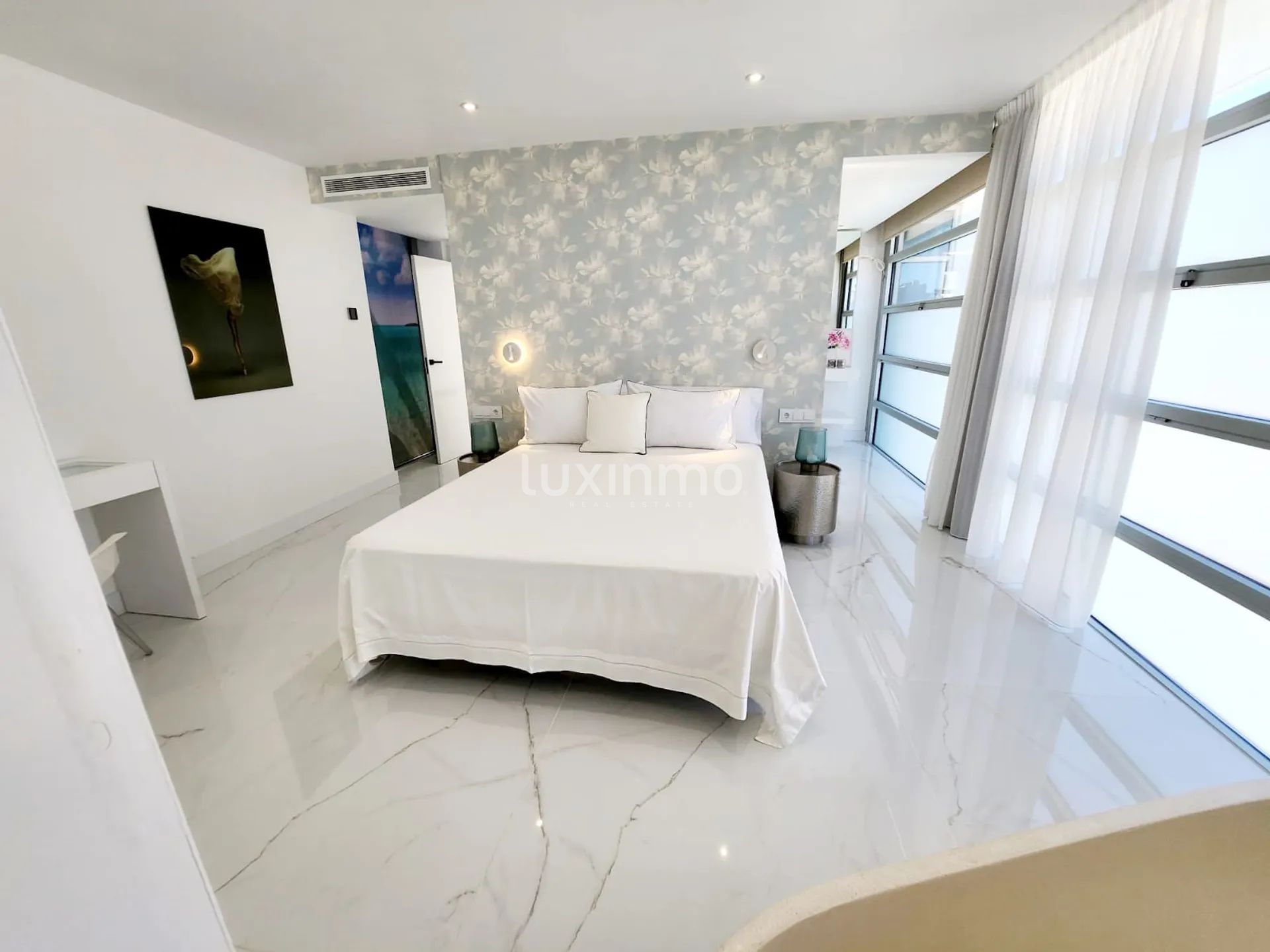 Luxury penthouse with pool and sea views in Eivissa, Ibiza — photo 22