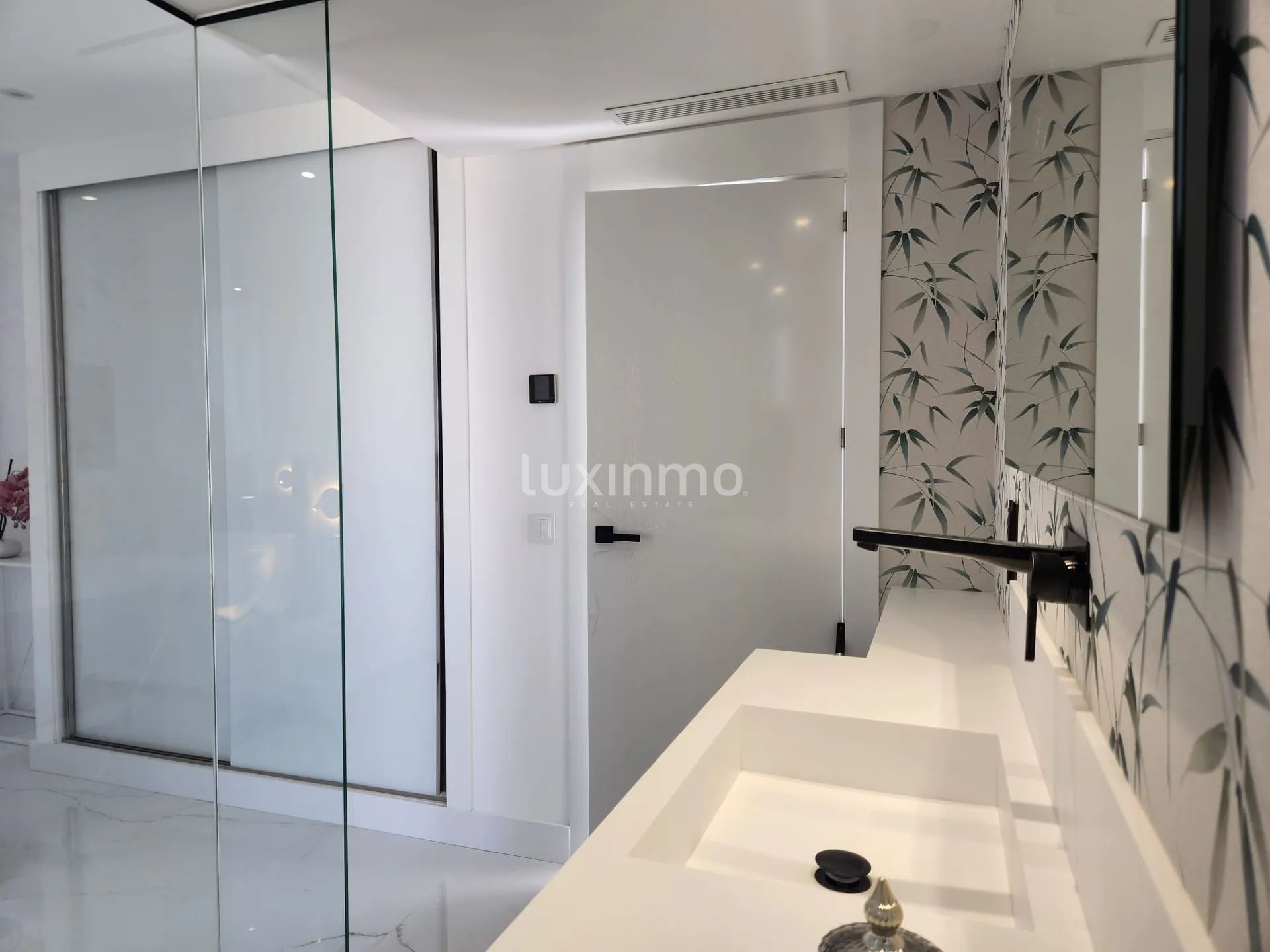 Luxury penthouse with pool and sea views in Eivissa, Ibiza — photo 24