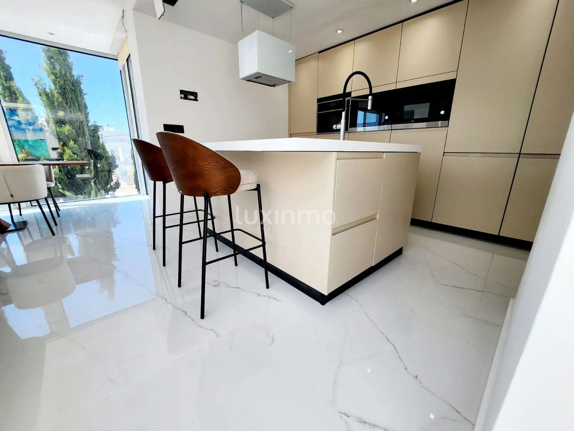 Luxury penthouse with pool and sea views in Eivissa, Ibiza — photo 8