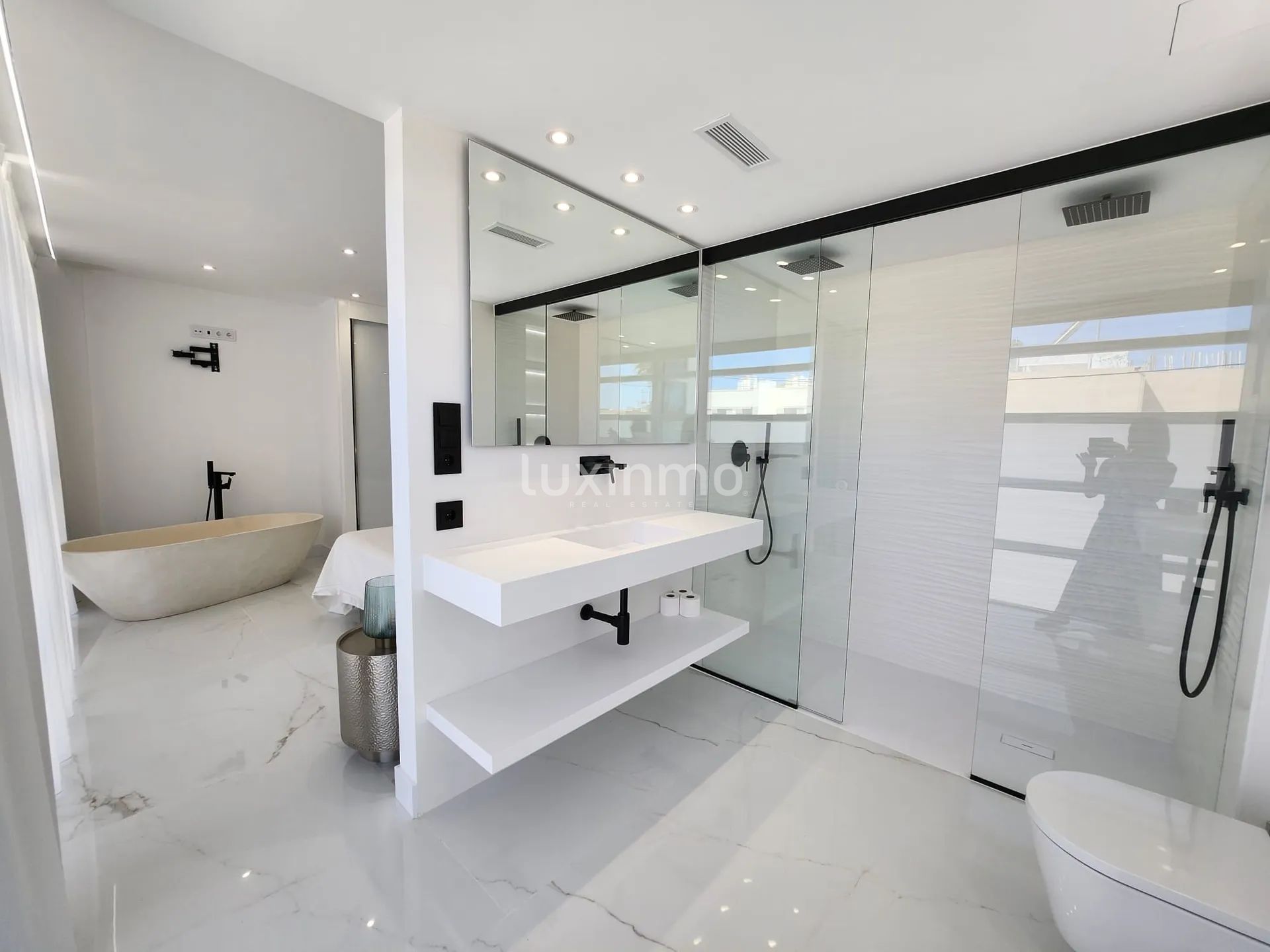 Luxuriöses Penthouse mit Pool und Meerblick in Eivissa, Ibiza — photo 18