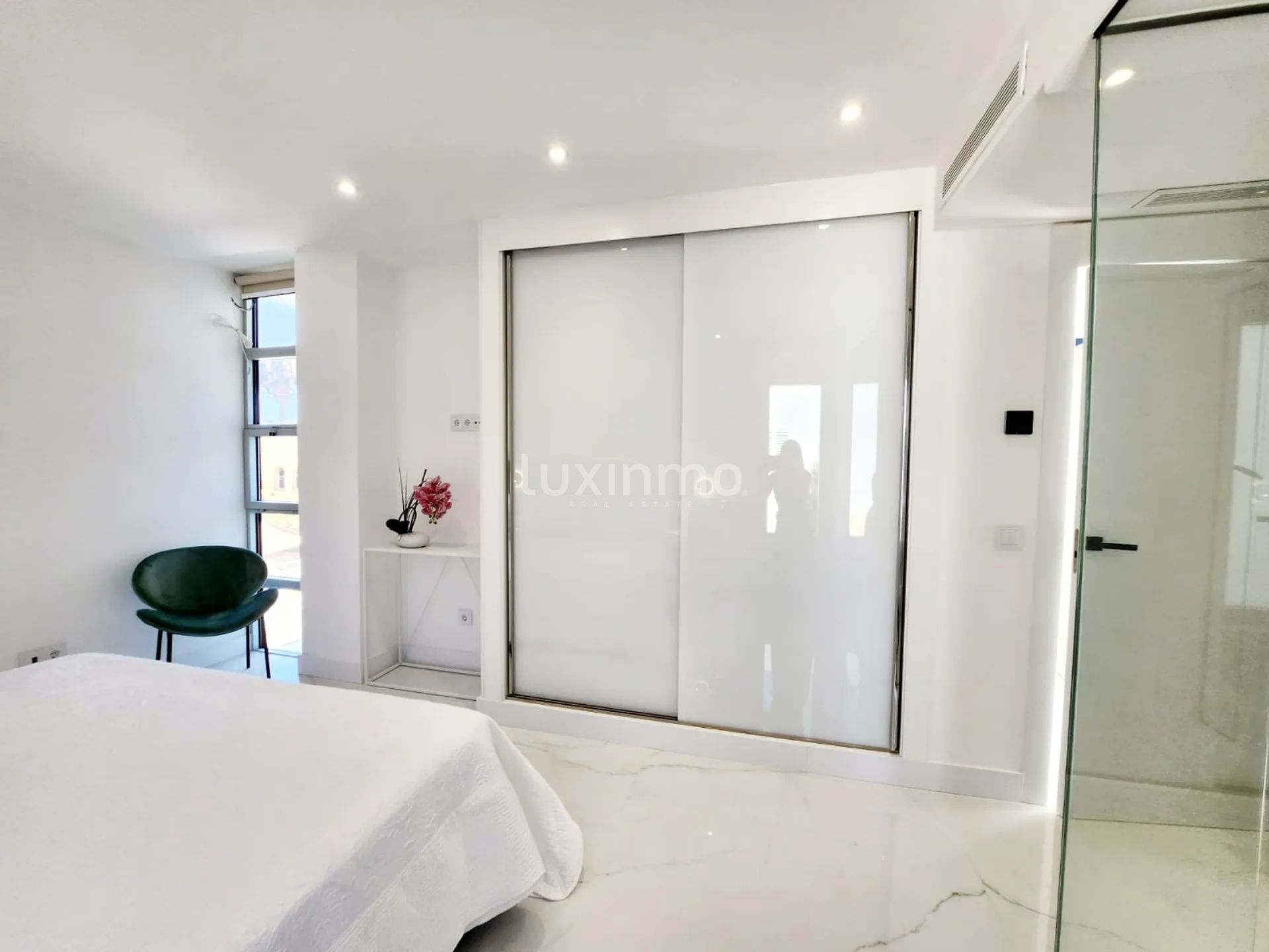 Luxury penthouse with pool and sea views in Eivissa, Ibiza — photo 31