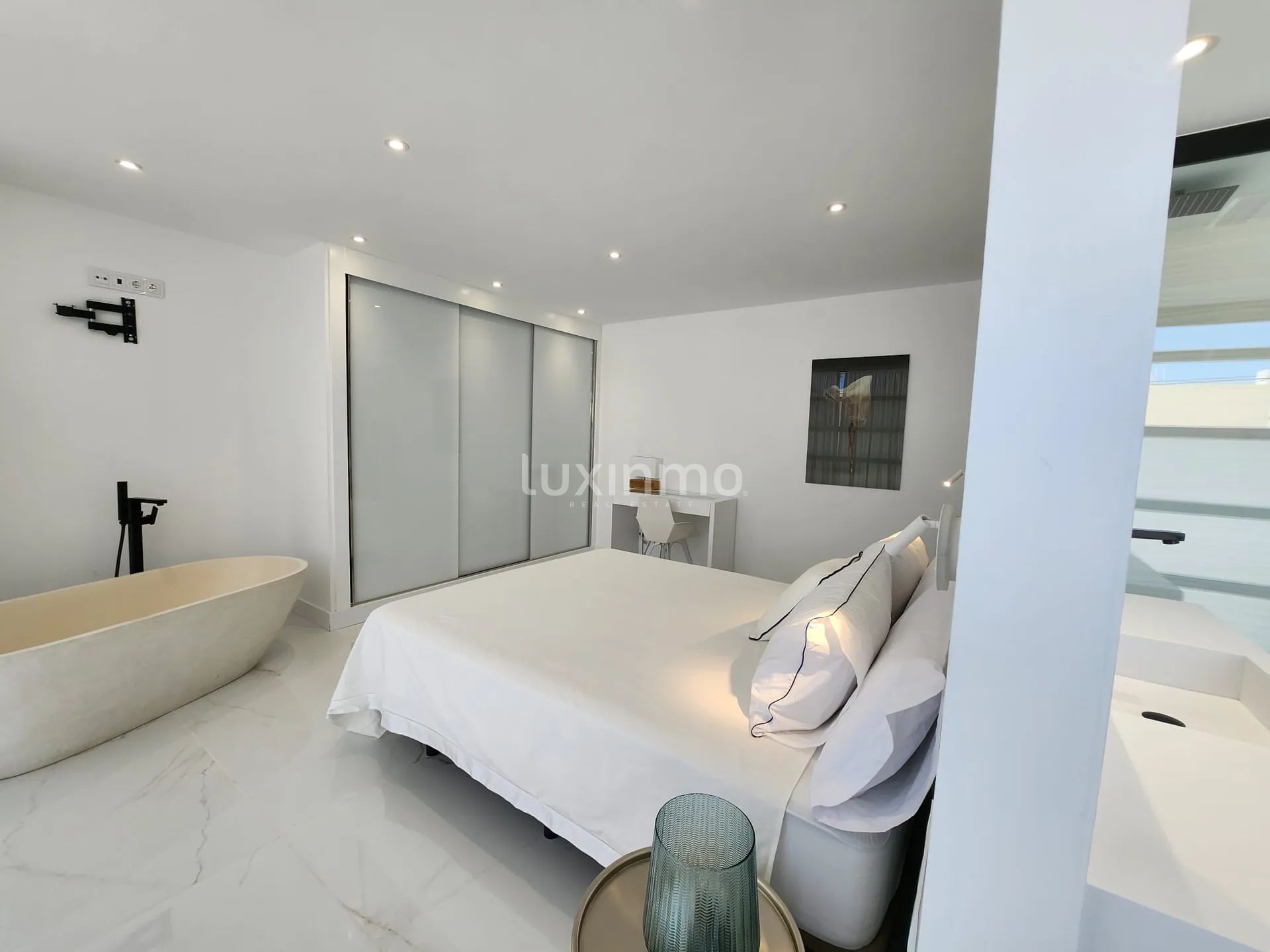 Luxuriöses Penthouse mit Pool und Meerblick in Eivissa, Ibiza — photo 16