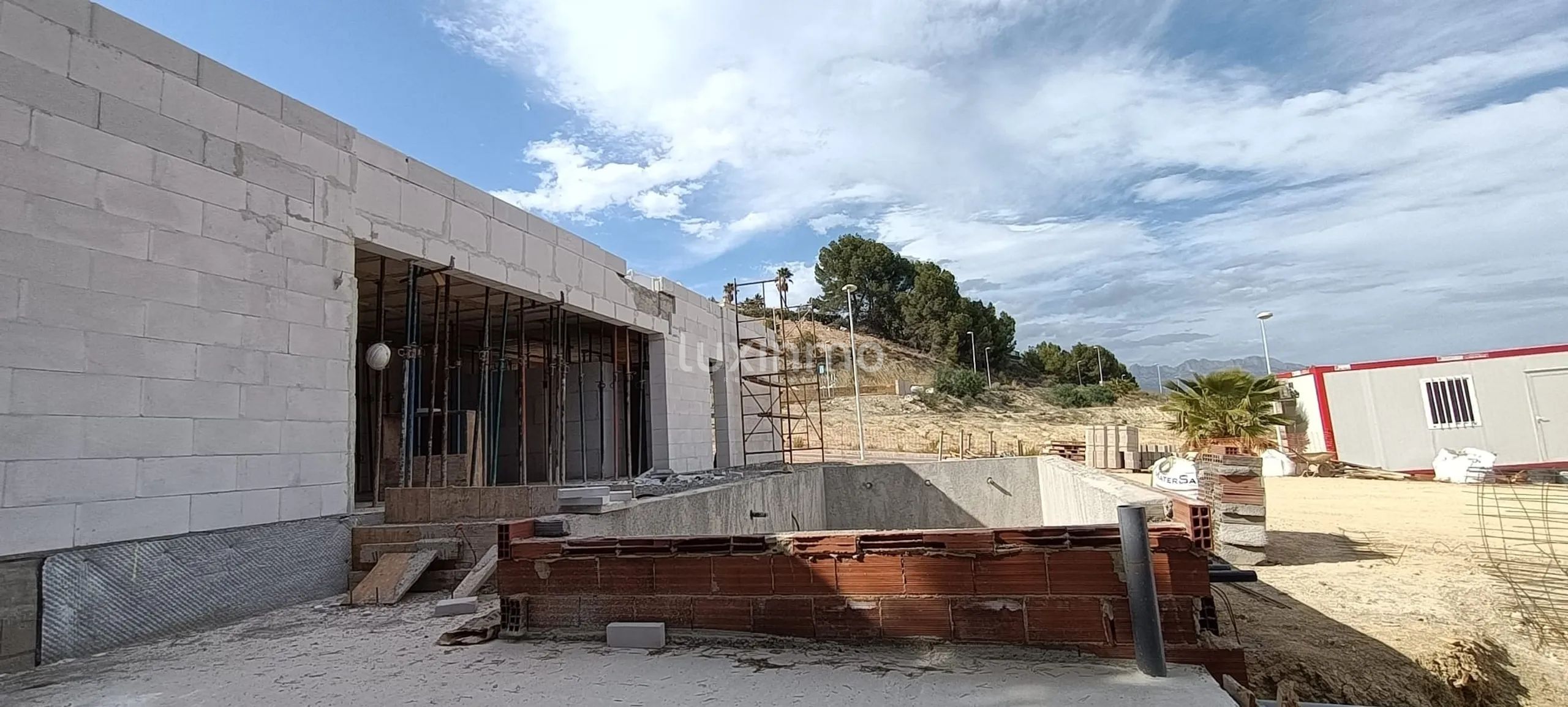 Frittliggende villa med basseng til salgs i Alfaz — photo 4