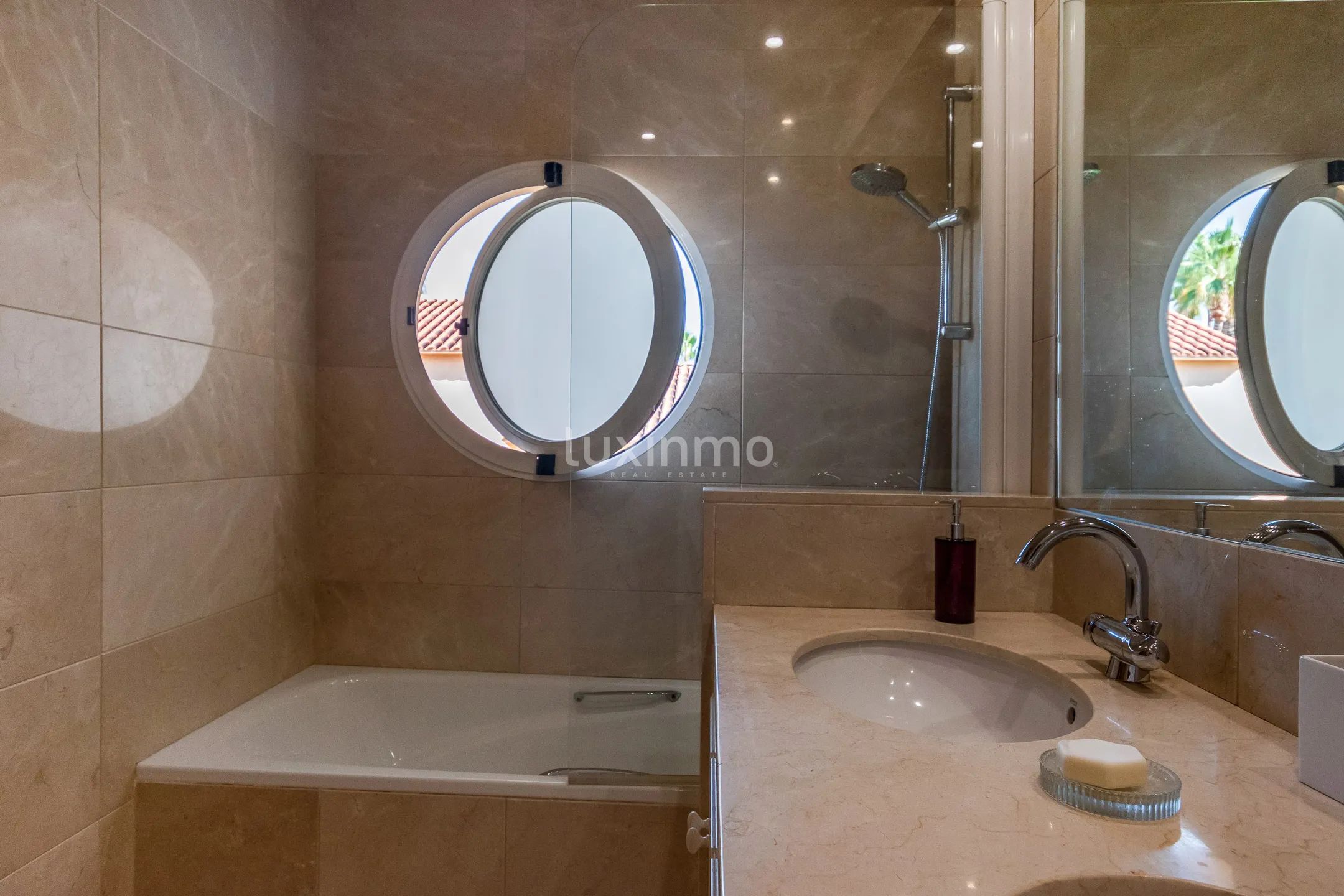 Uroczy dom wolnostojący z prywatnym ogrodem w Pueblo Levante, Benidorm — photo 23