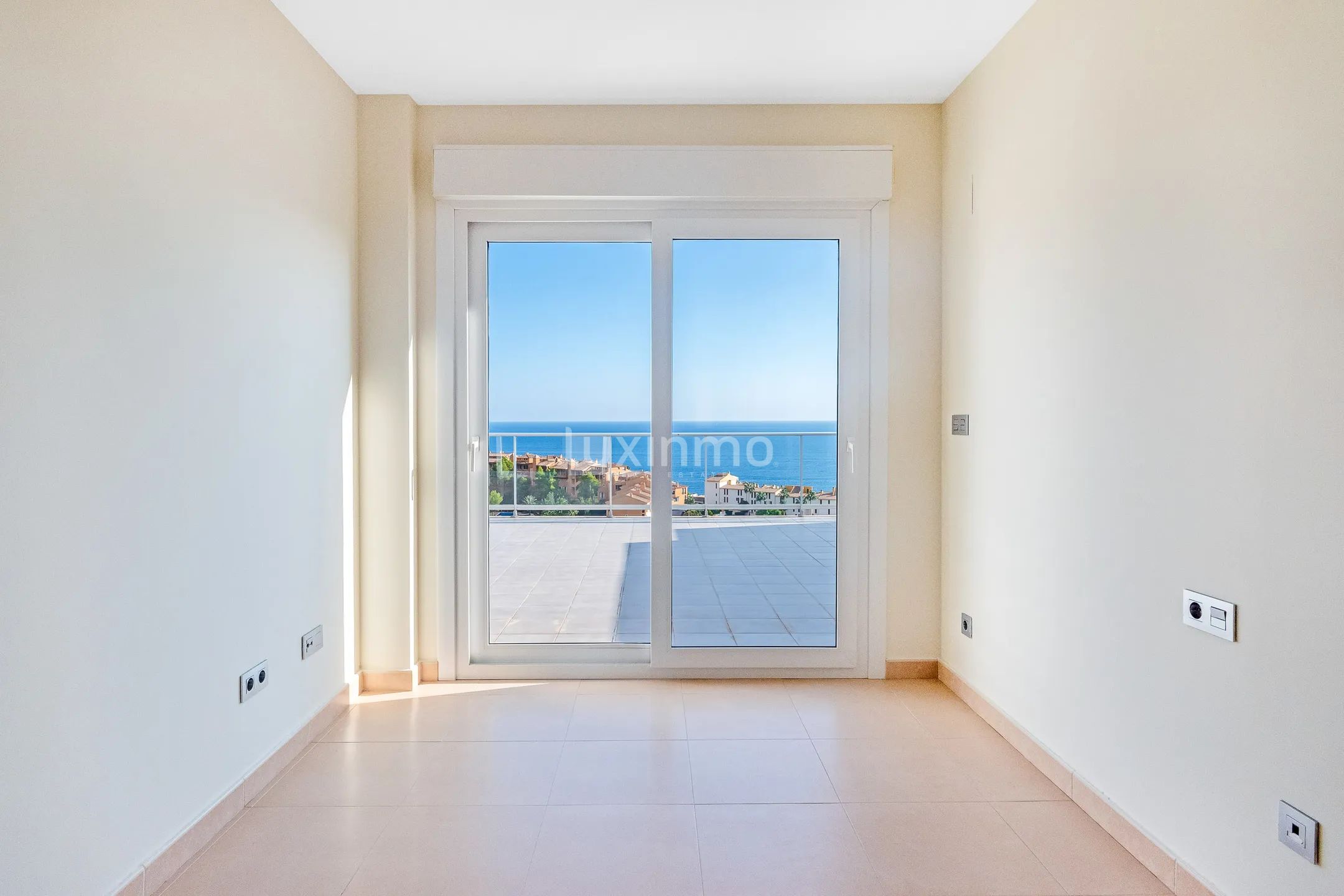 Toppleilighet med imponerende sjøutsikt til salgs i Mascarat — photo 9