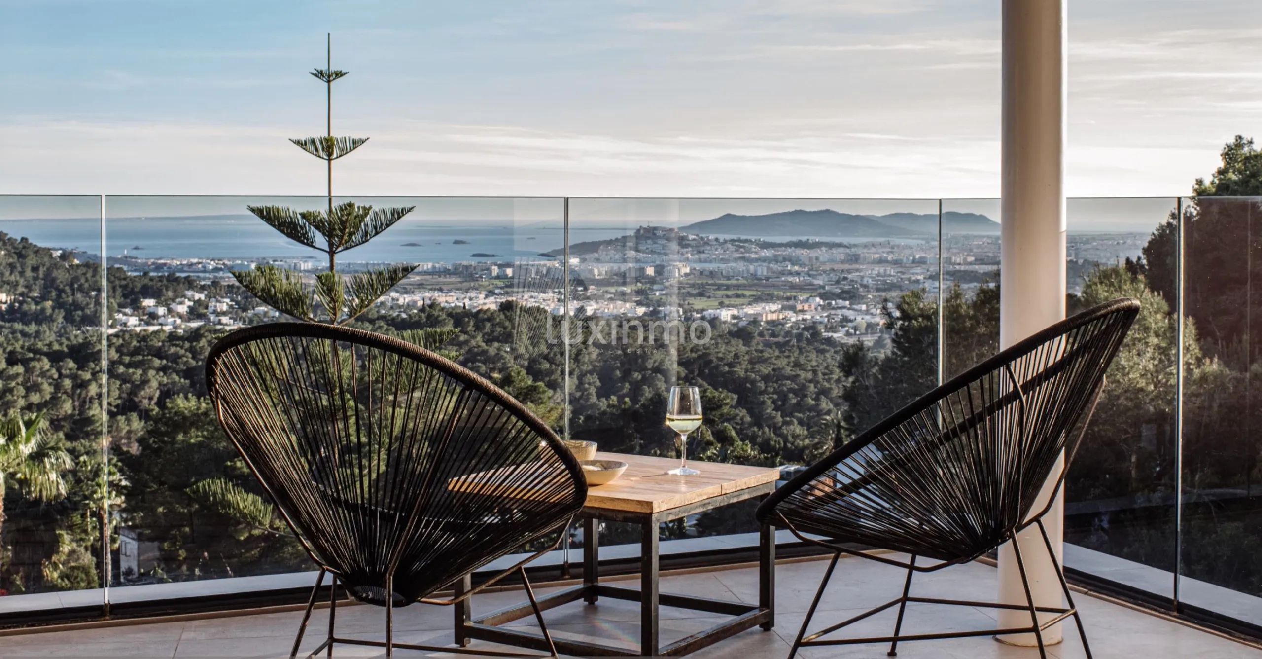 Lujosa villa con vistas al mar en Can Furnet, Ibiza — photo 9