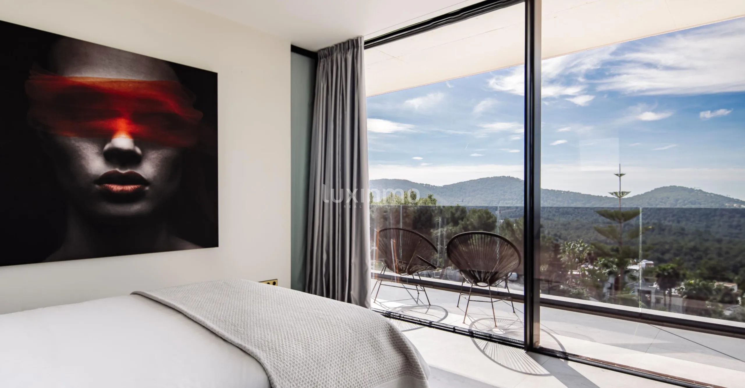 Lujosa villa con vistas al mar en Can Furnet, Ibiza — photo 11