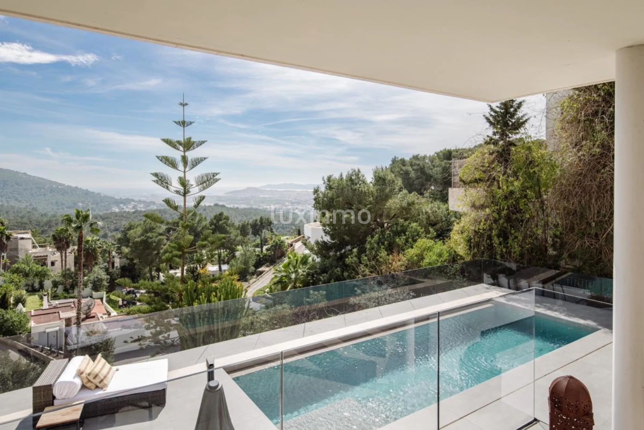 Lujosa villa con vistas al mar en Can Furnet, Ibiza — photo 8