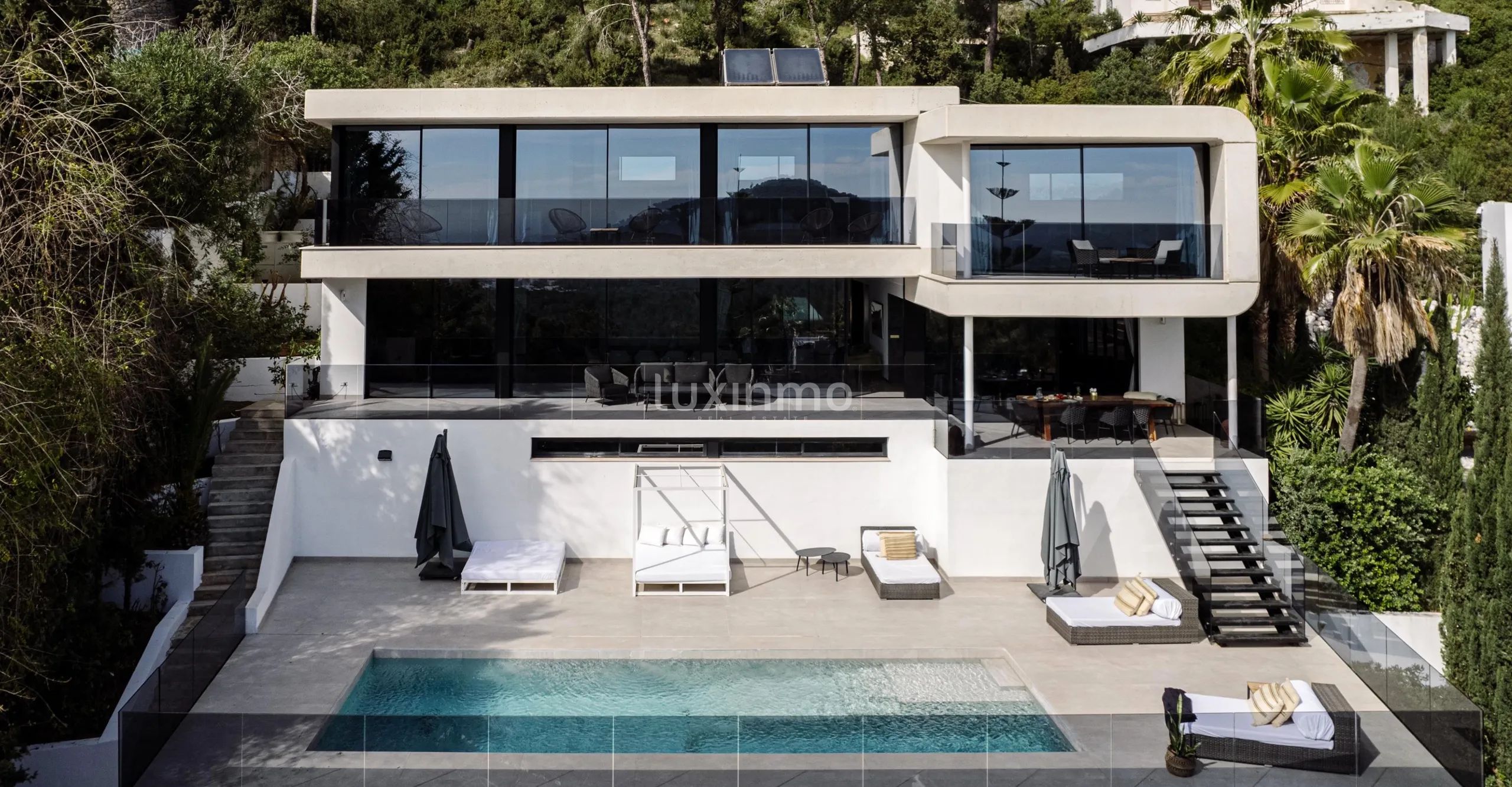 Lujosa villa con vistas al mar en Can Furnet, Ibiza — photo 1