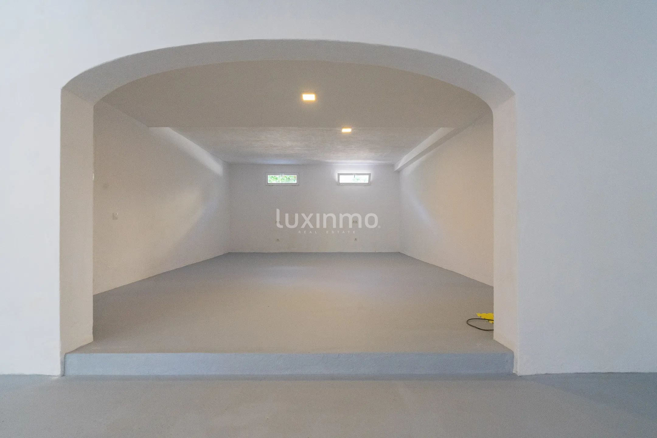 For rent villa with pool and mountain views in Javea — photo 35