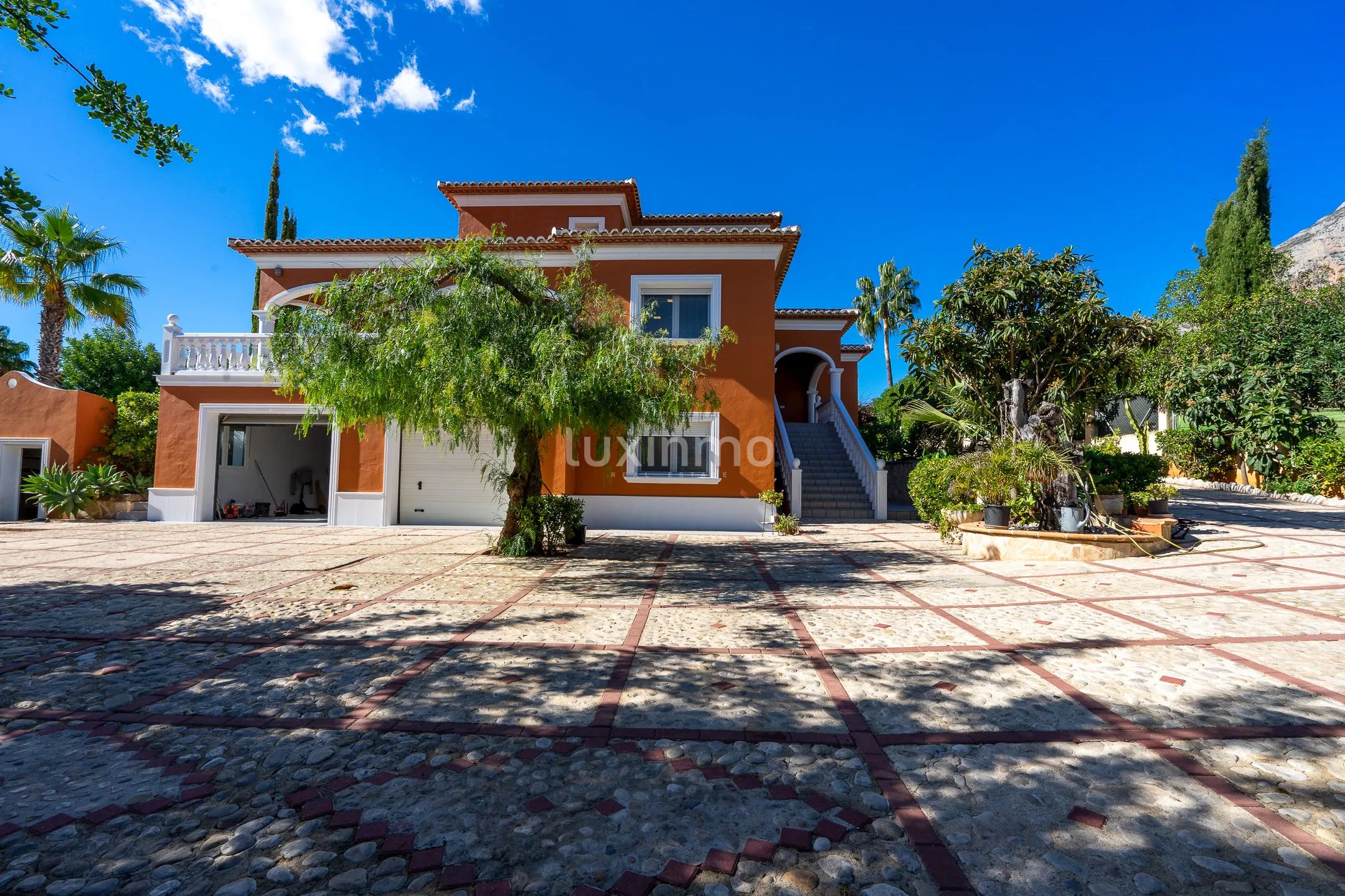 For rent villa with pool and mountain views in Javea — photo 9