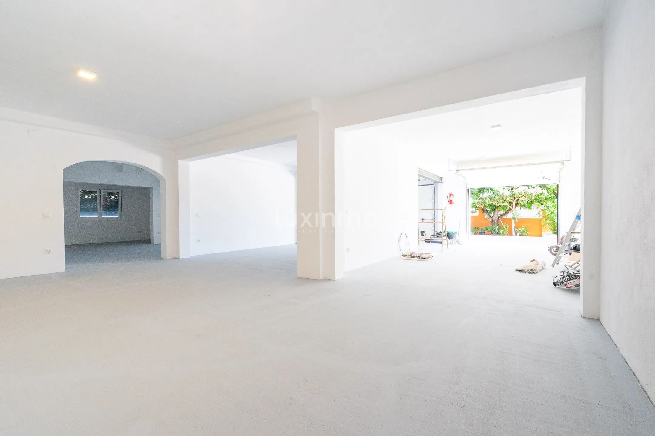 For rent villa with pool and mountain views in Javea — photo 31