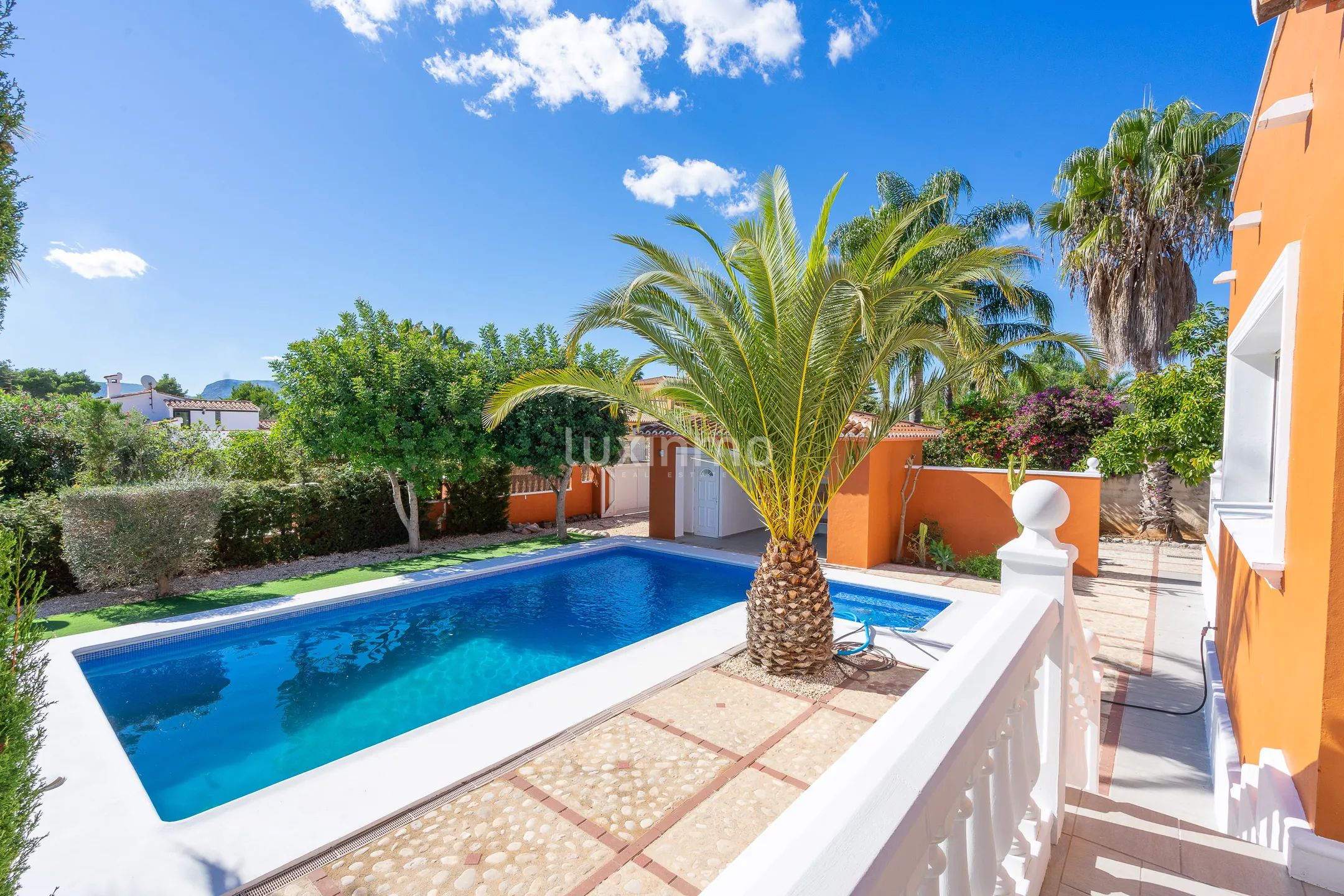 Se alquila chalet con piscina y vistas a la montaña en Javea — photo 6