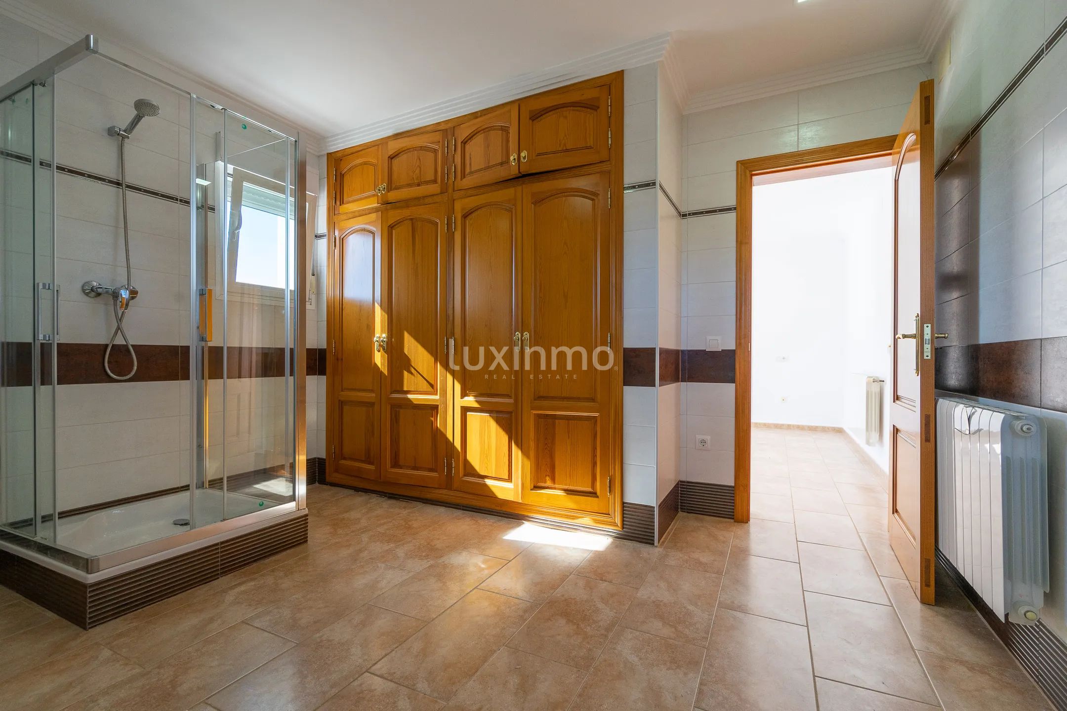 For rent villa with pool and mountain views in Javea — photo 30