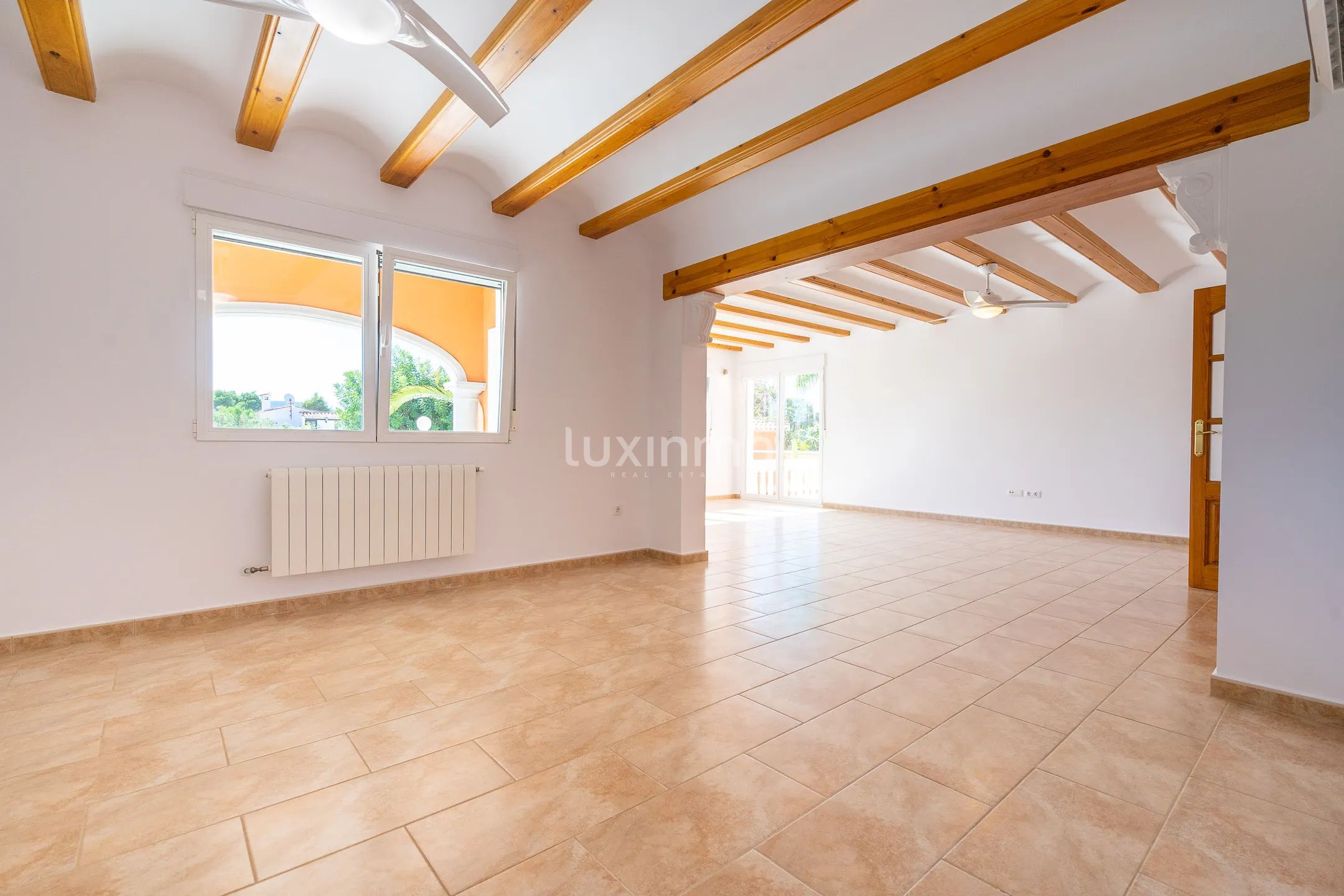 For rent villa with pool and mountain views in Javea — photo 15