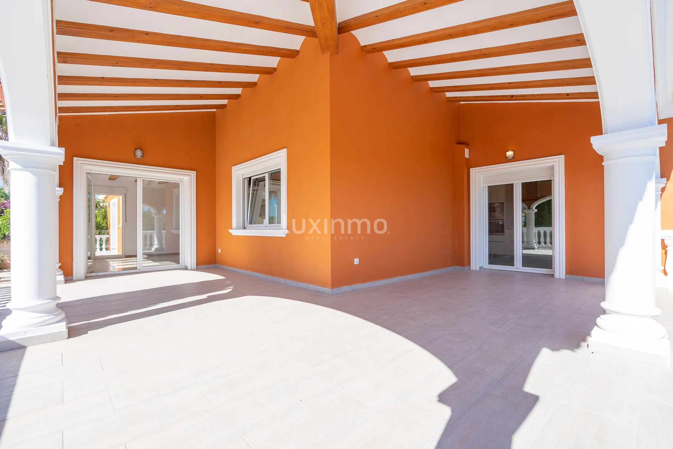 Se alquila chalet con piscina y vistas a la montaña en Javea — photo 20