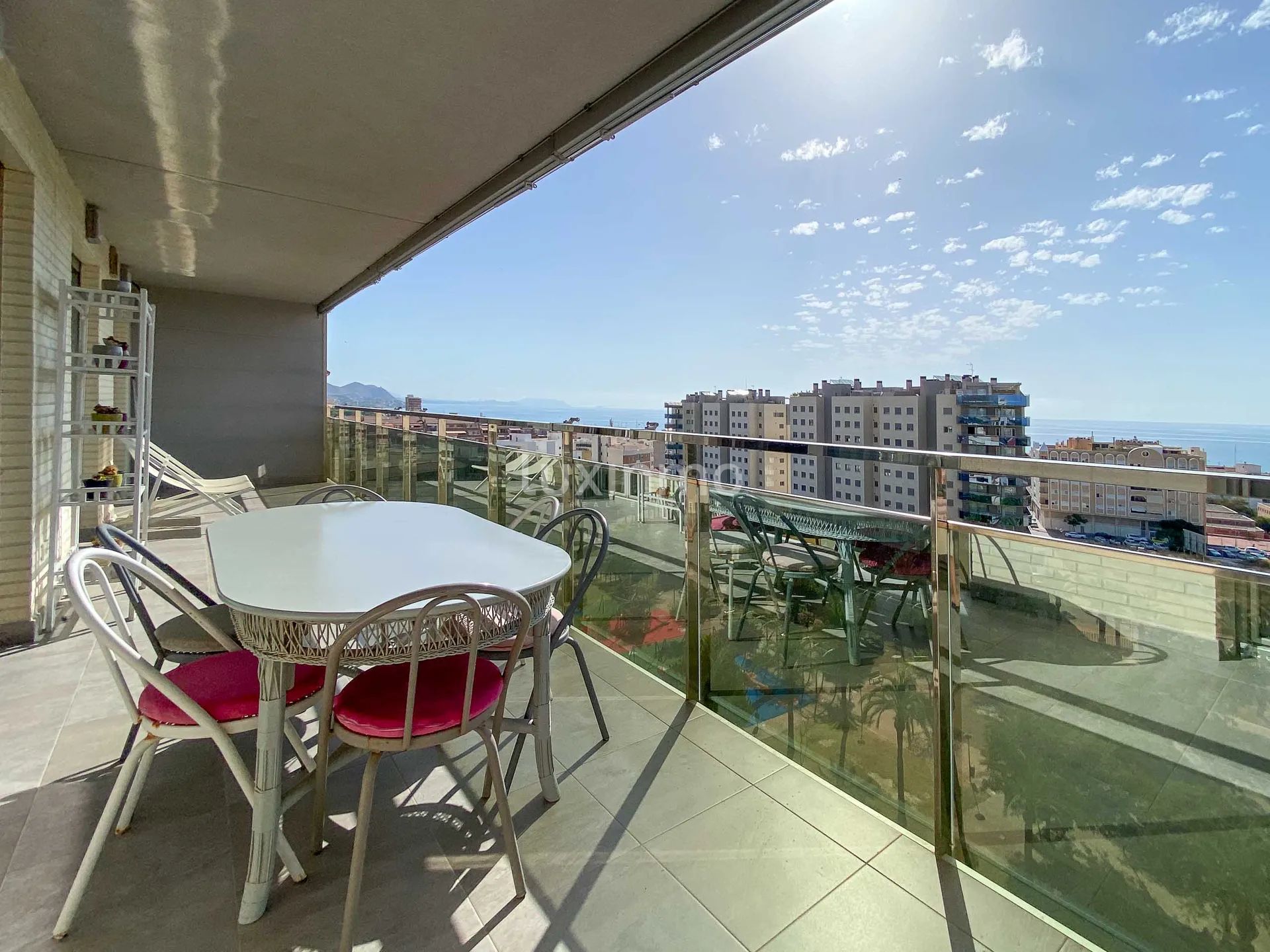 Nowoczesny penthouse z widokiem na morze w Campello — photo 9