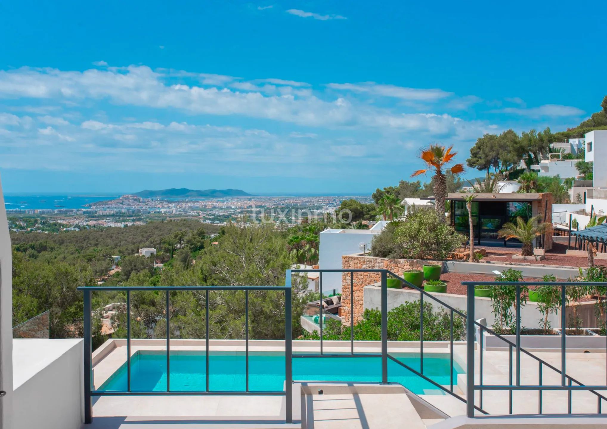 Villa moderne avec vue sur la mer et licence touristique à Can Furnet, Santa Eularia, Ibiza — photo 2